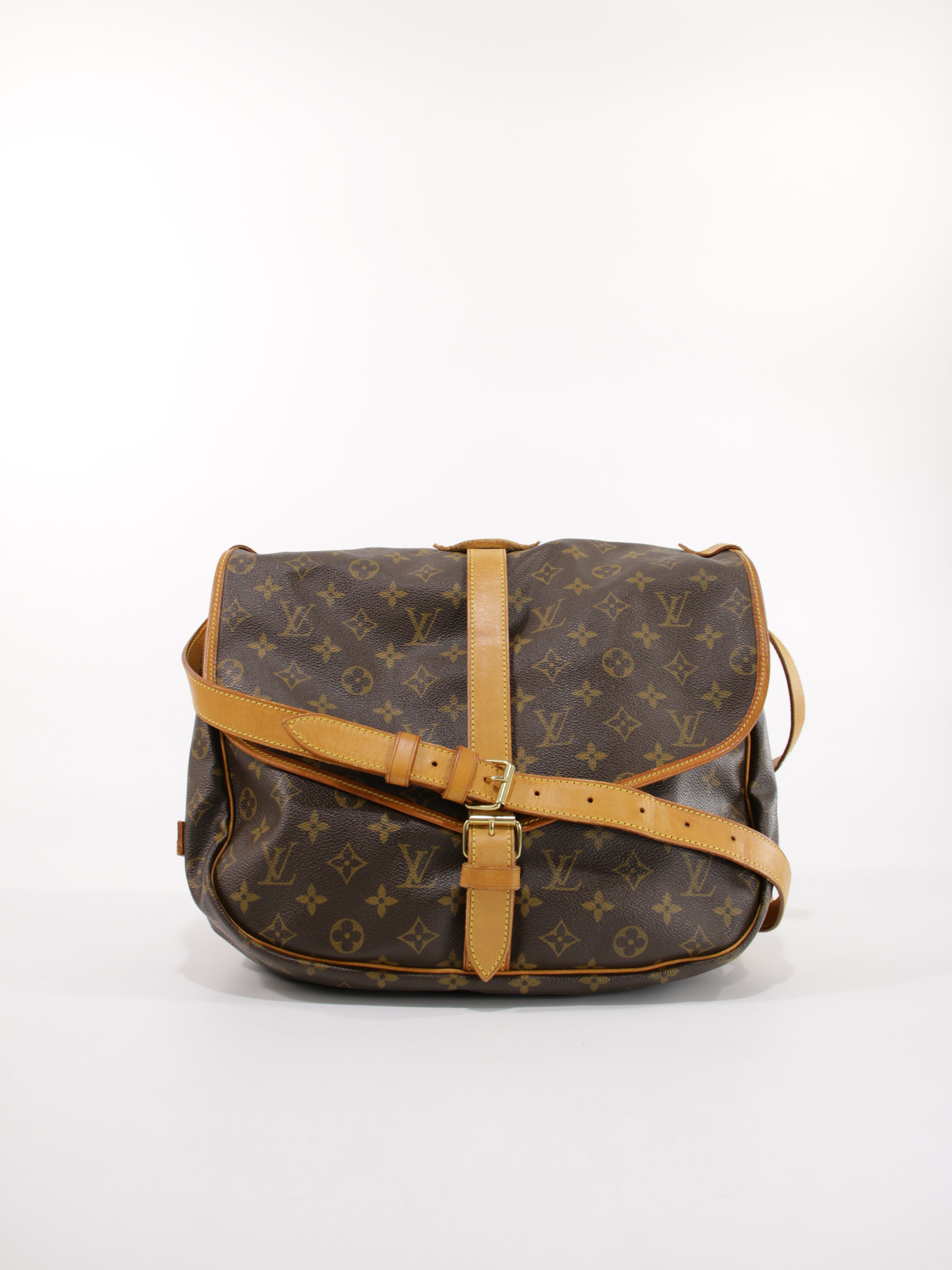 LOUIS VUITTON - SAUMUR