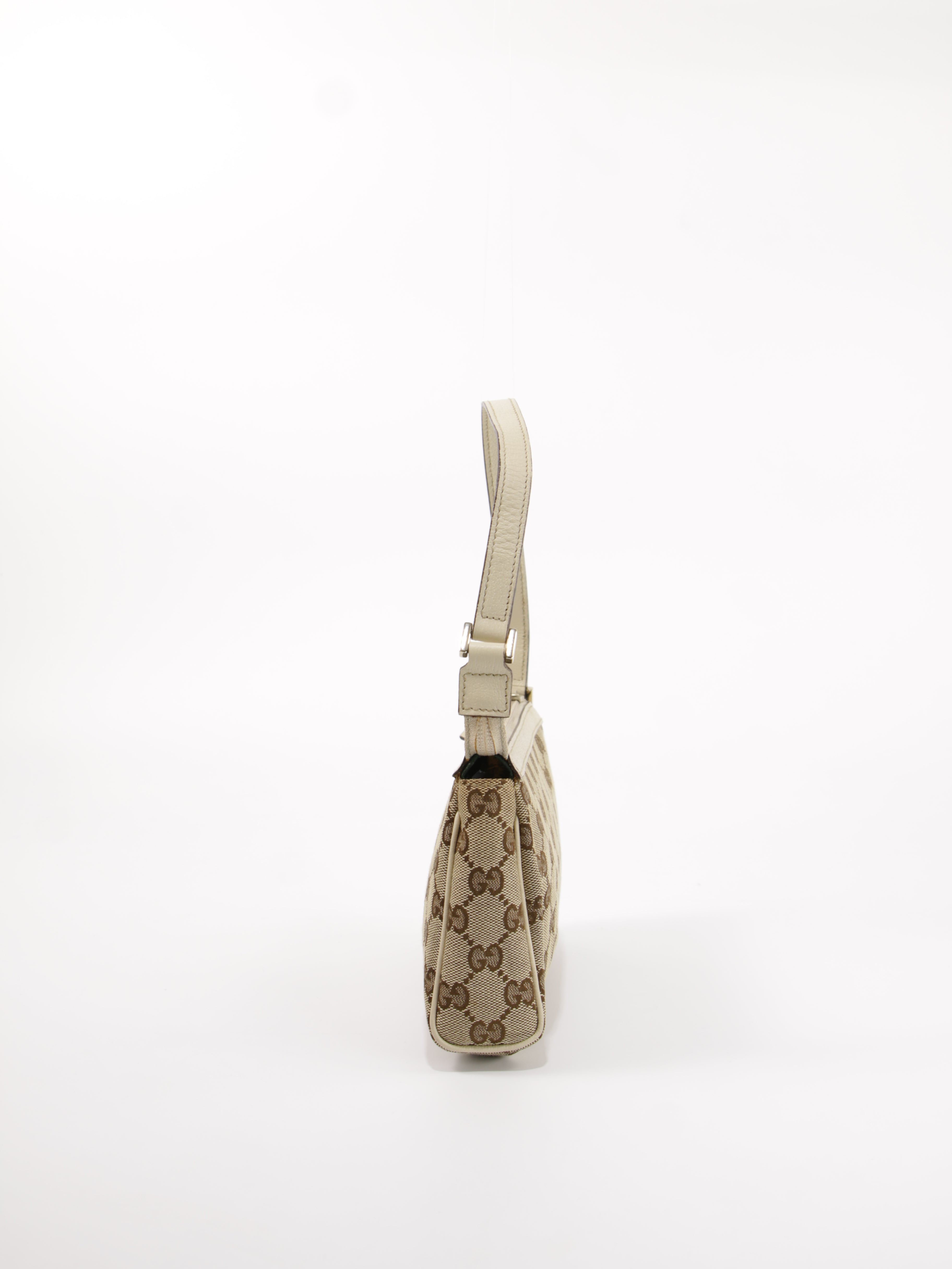 Abbey D-Ring Pochette