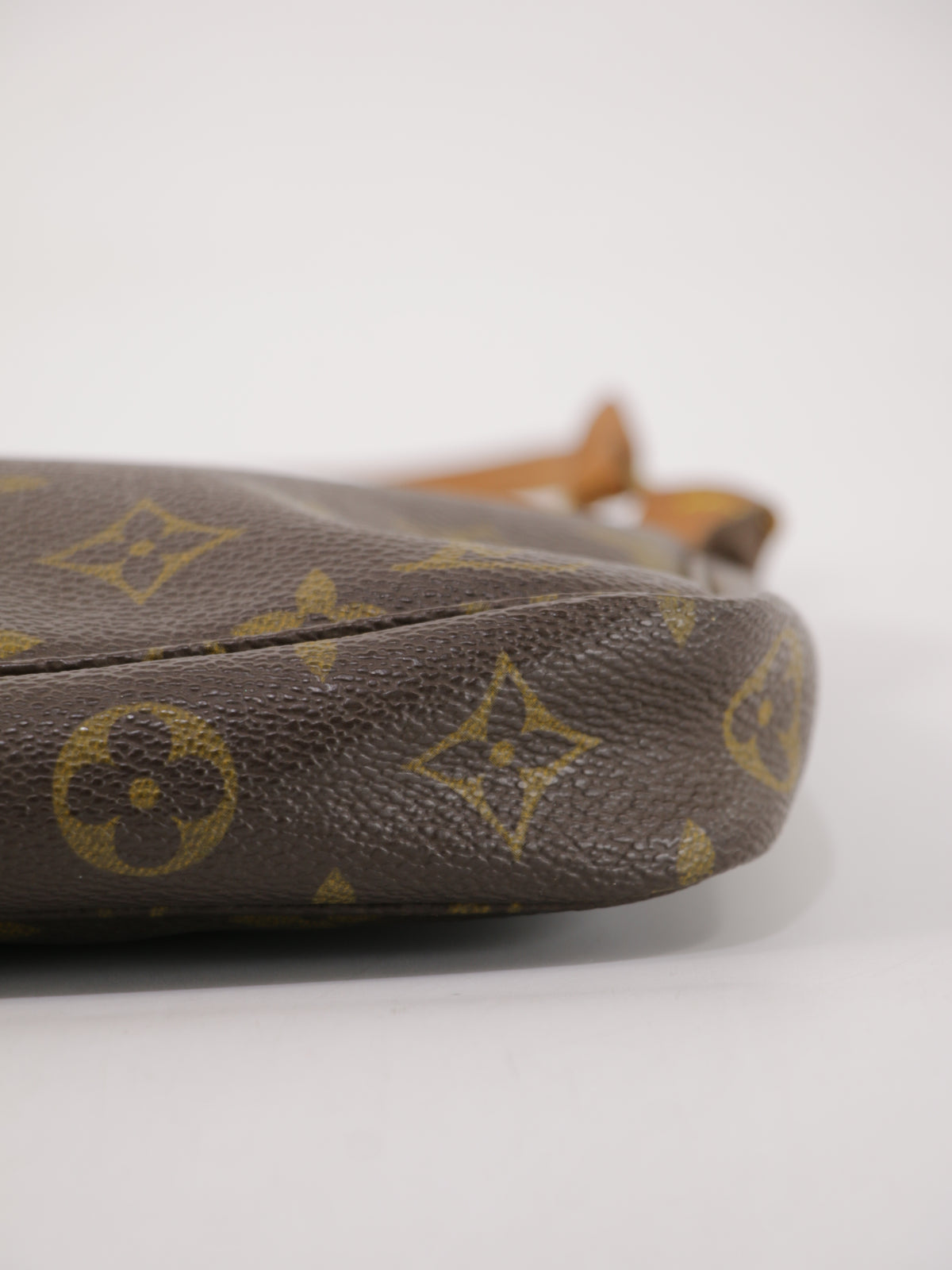 Louis Vuitton Accessories Pochette