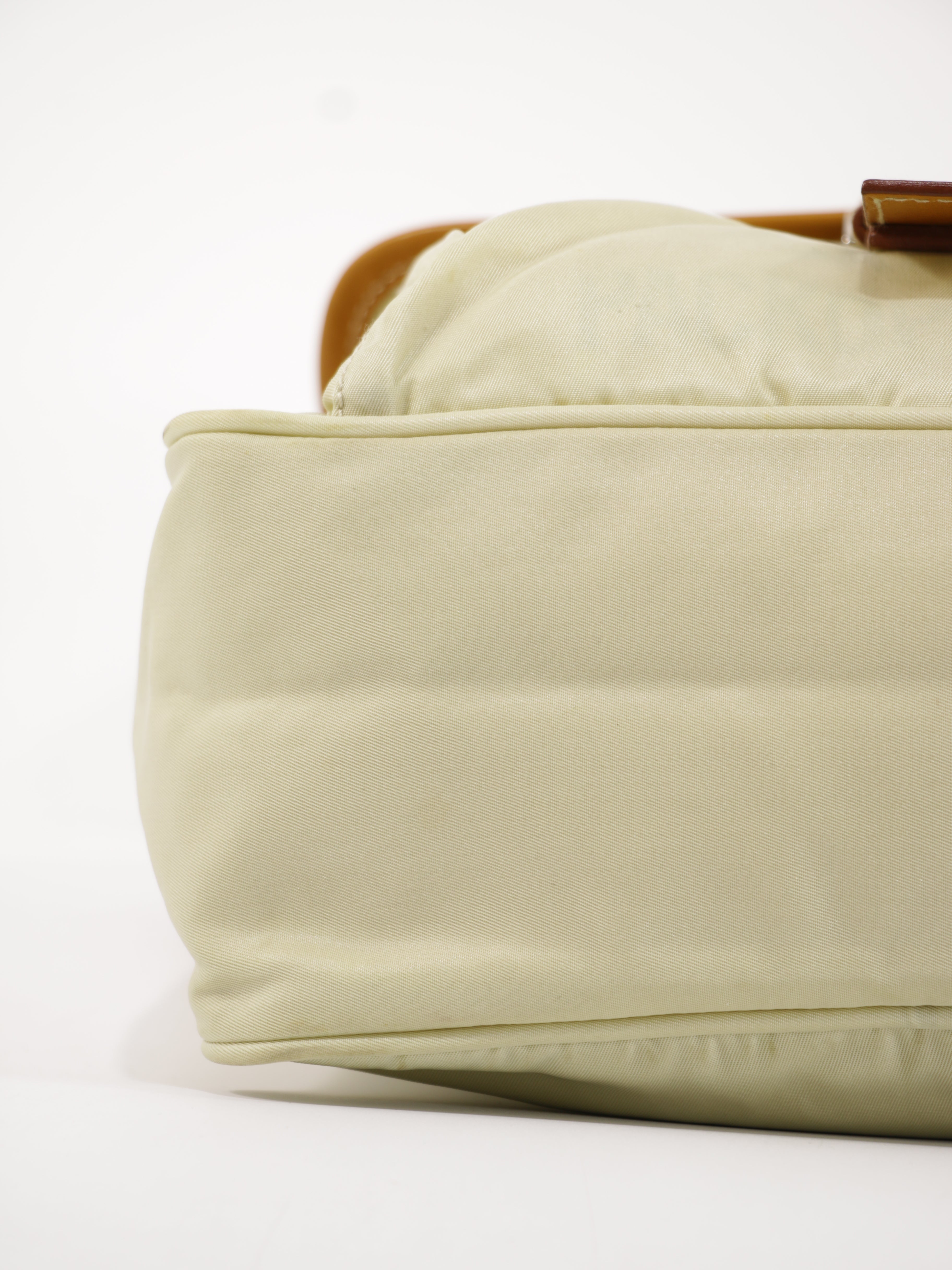 Single Buckle Messenger