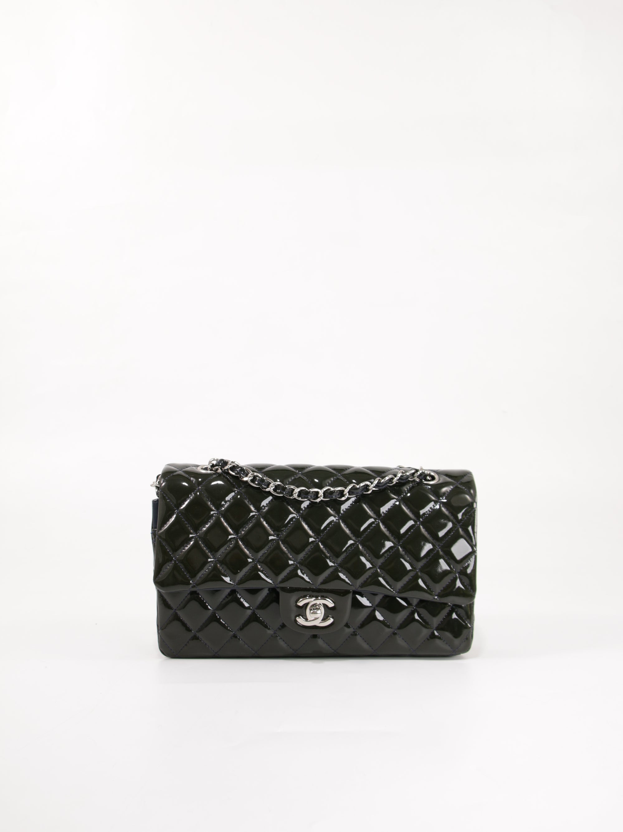 Medium Classic Flap