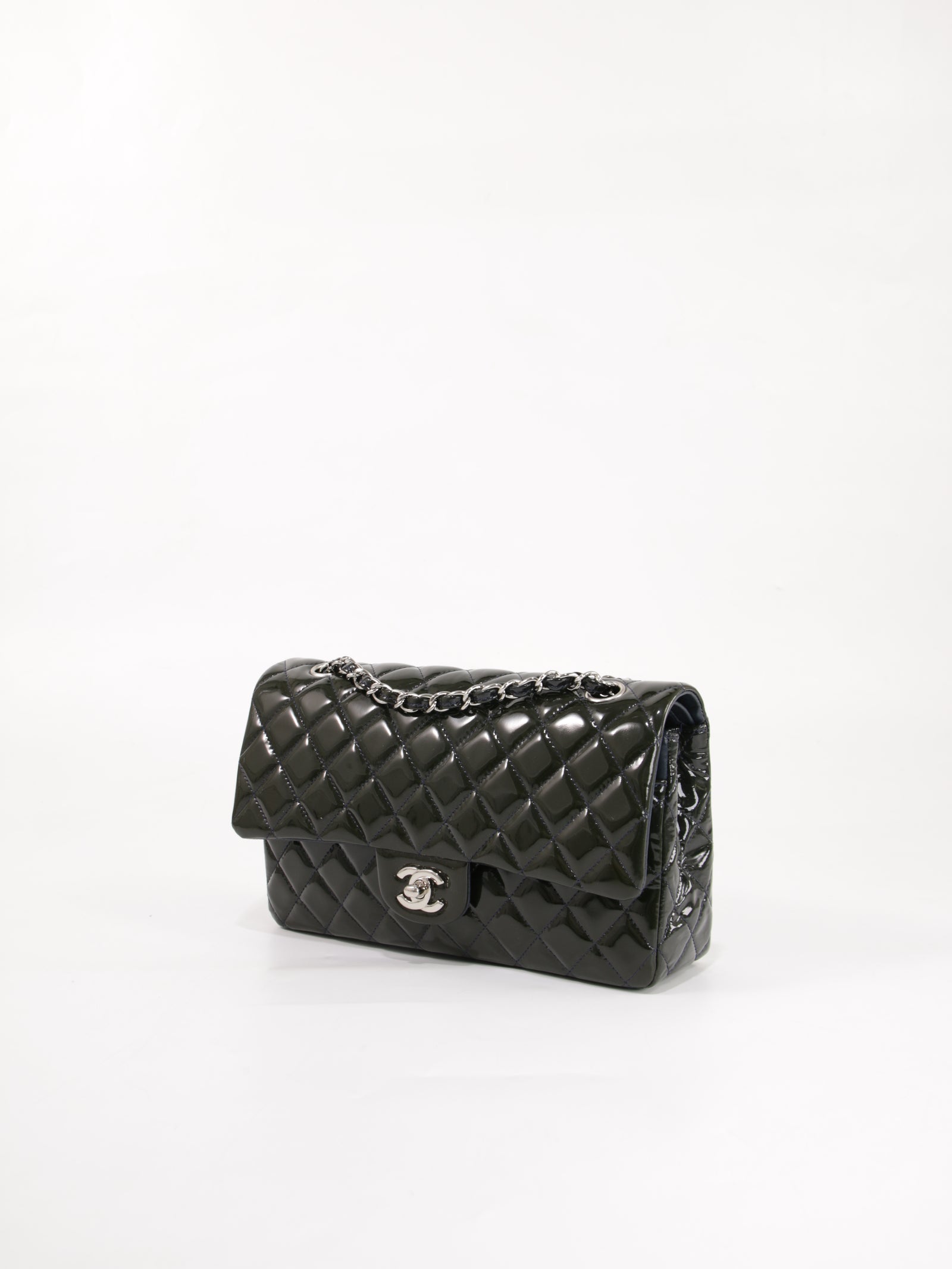 Medium Classic Flap