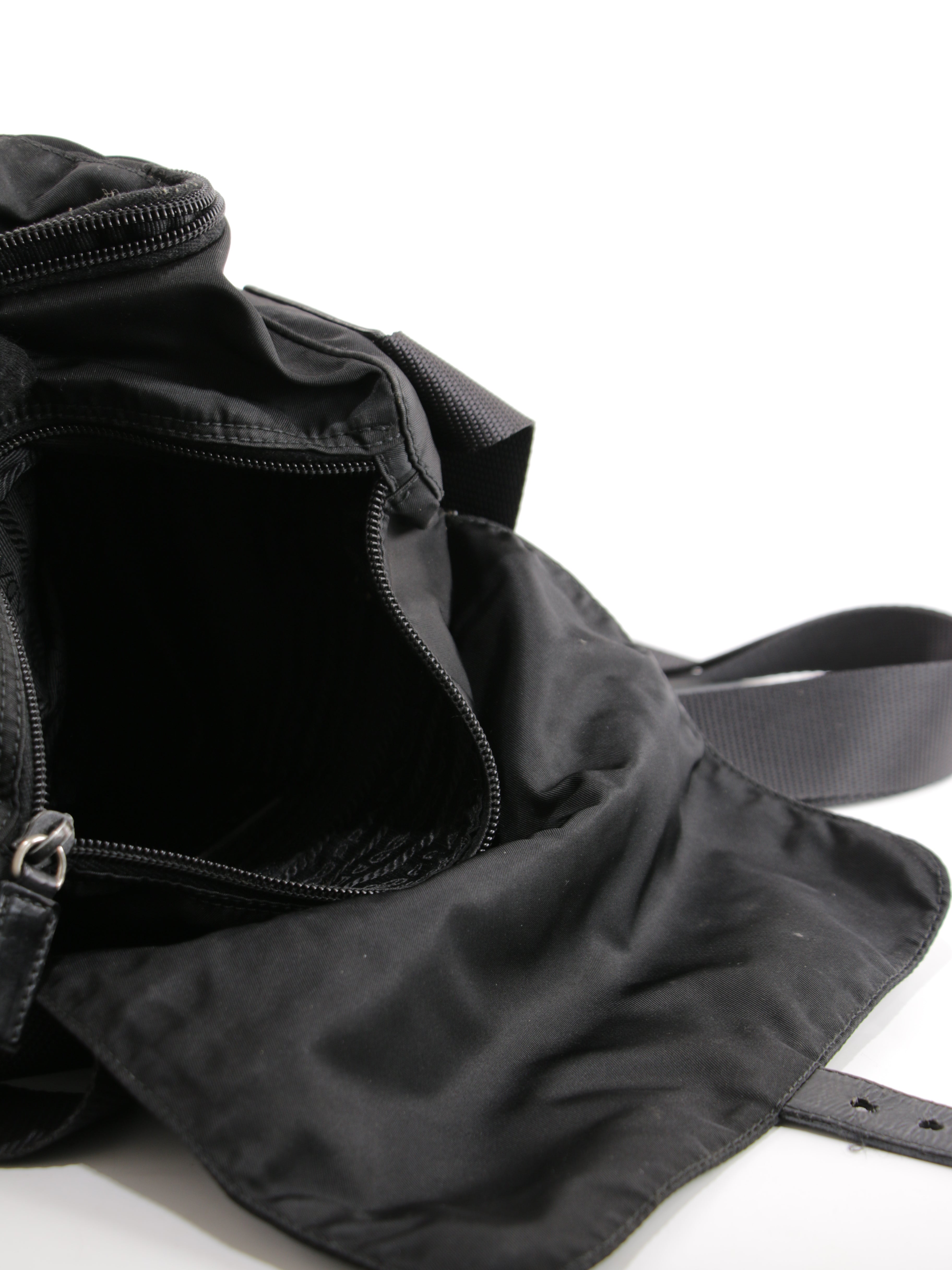 Single Buckle Messenger