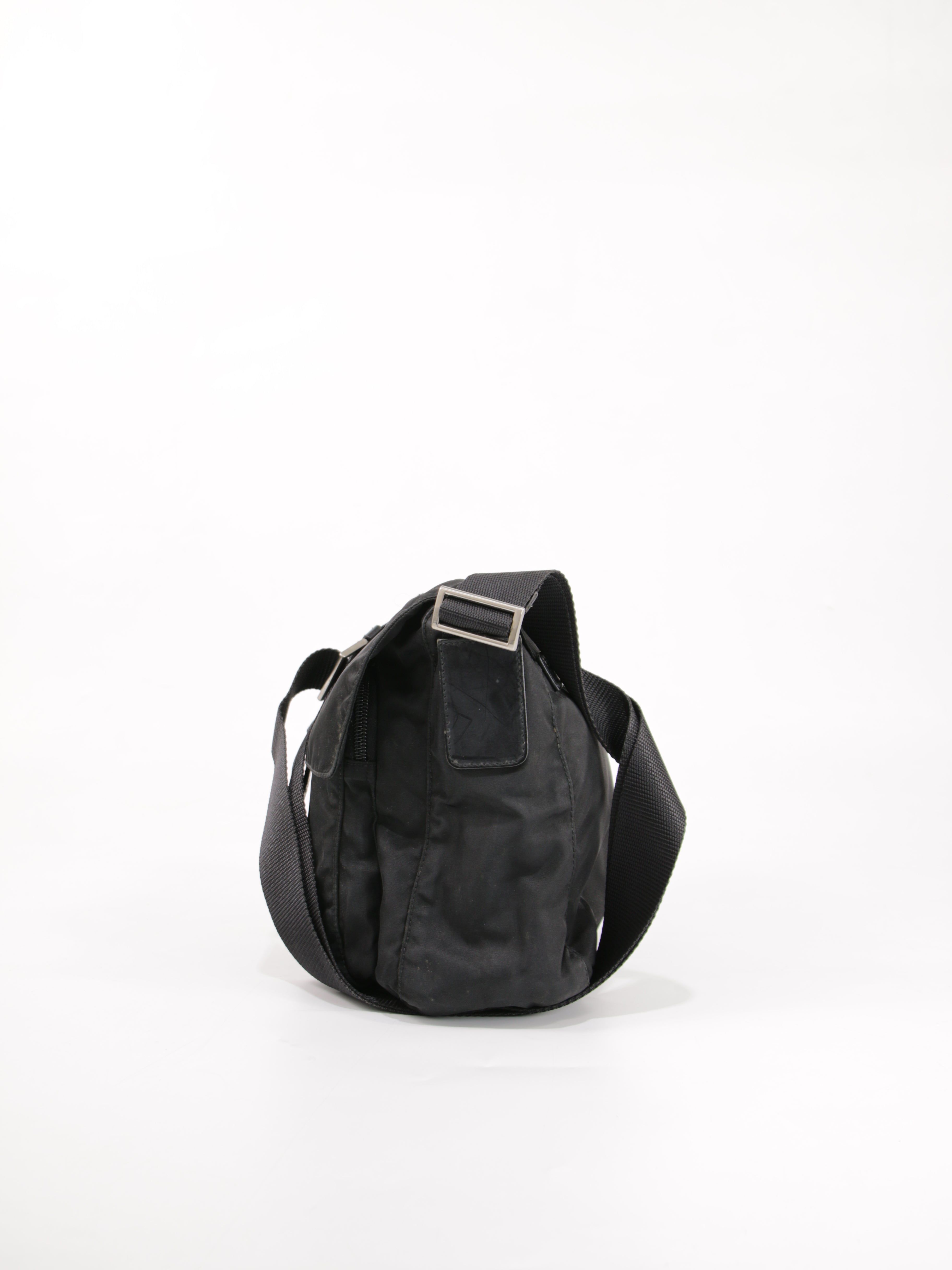 Single Buckle Messenger