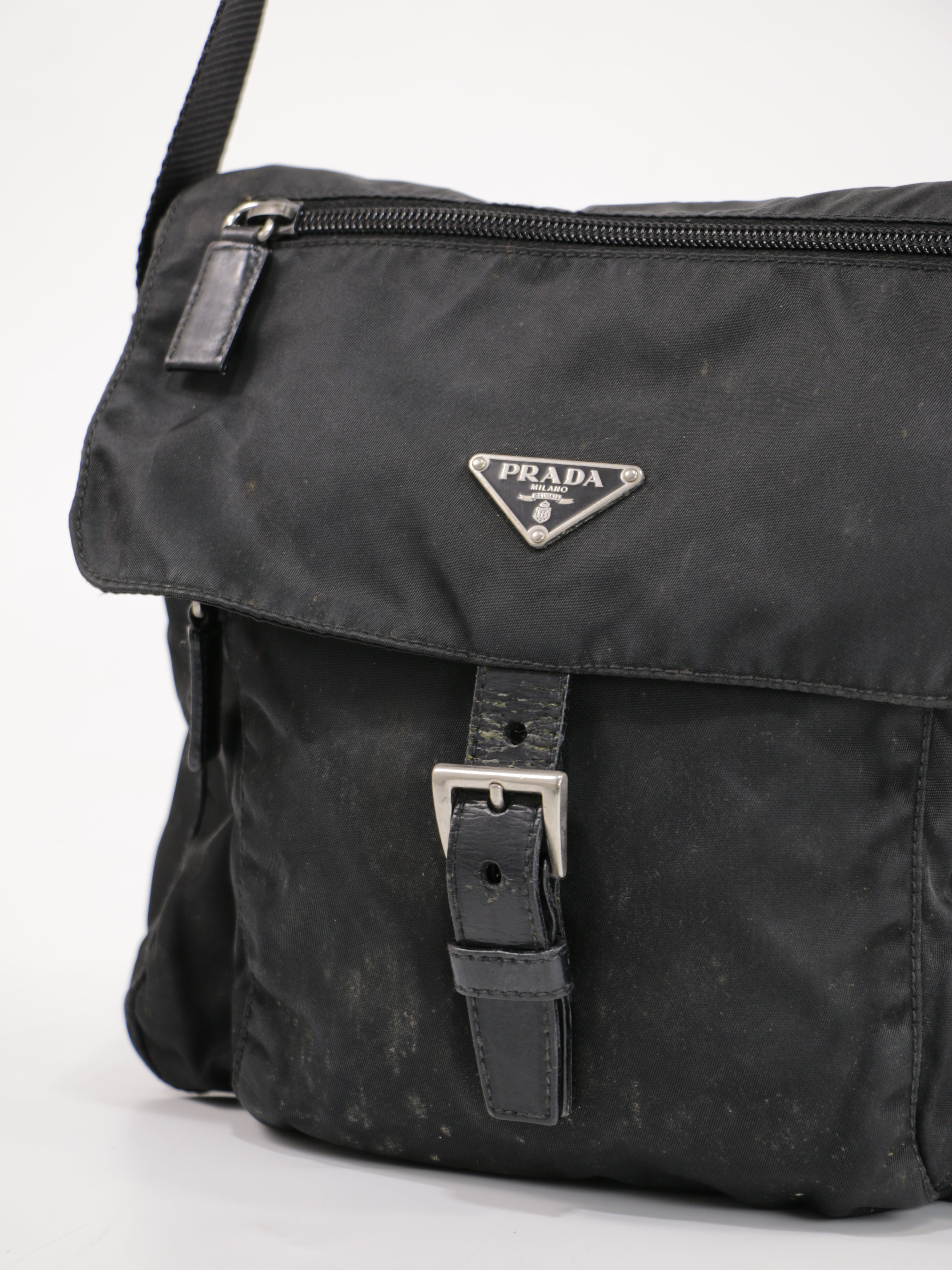 Single Buckle Messenger