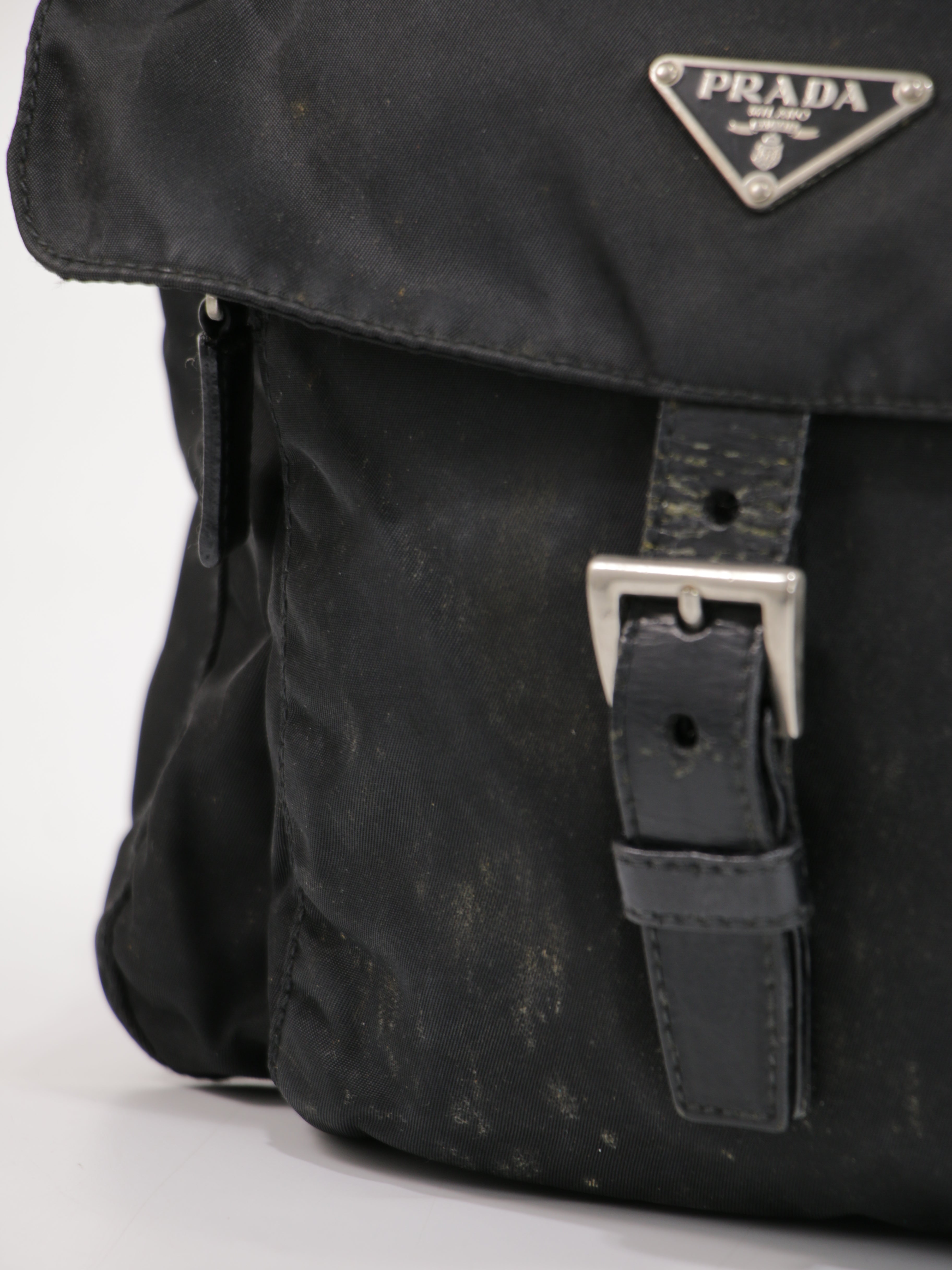 Single Buckle Messenger