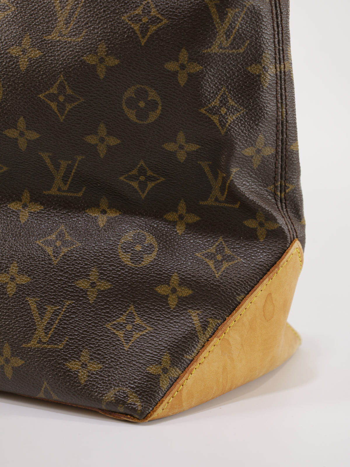 Louis Vuitton Cabas Mezzo