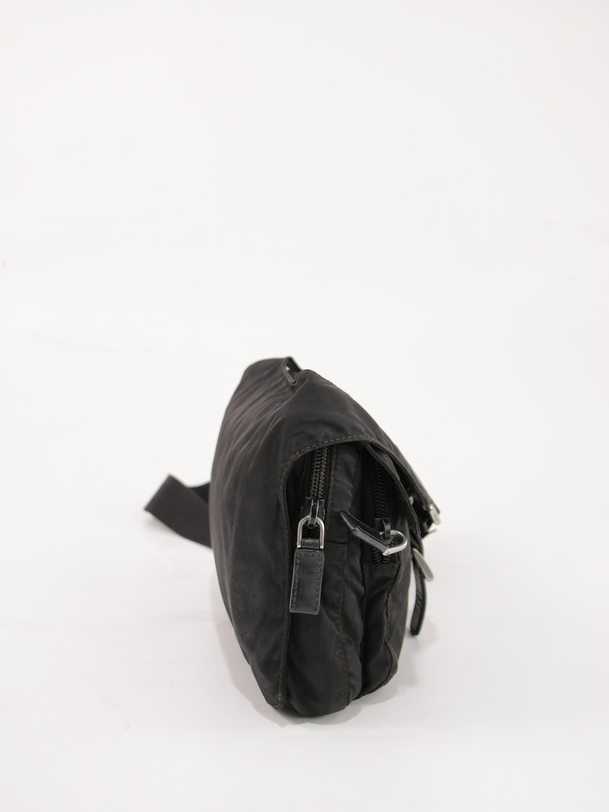 Single Buckle Messenger