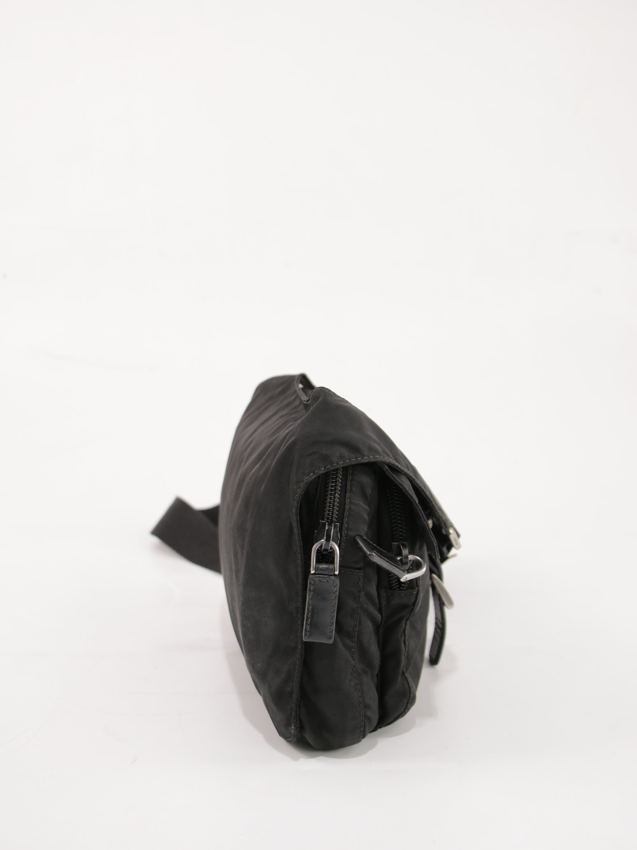 Single Buckle Messenger
