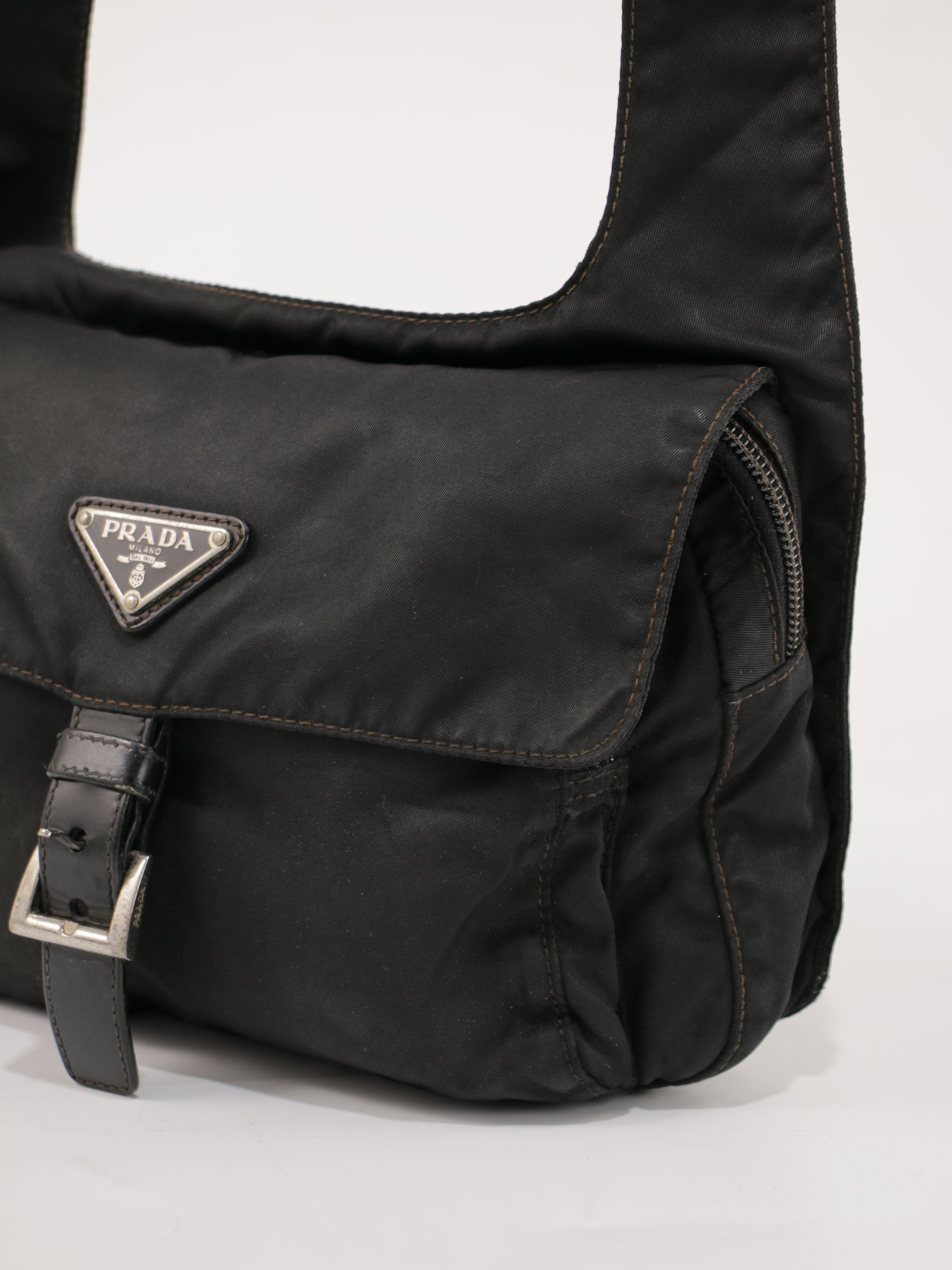 Single Buckle Messenger