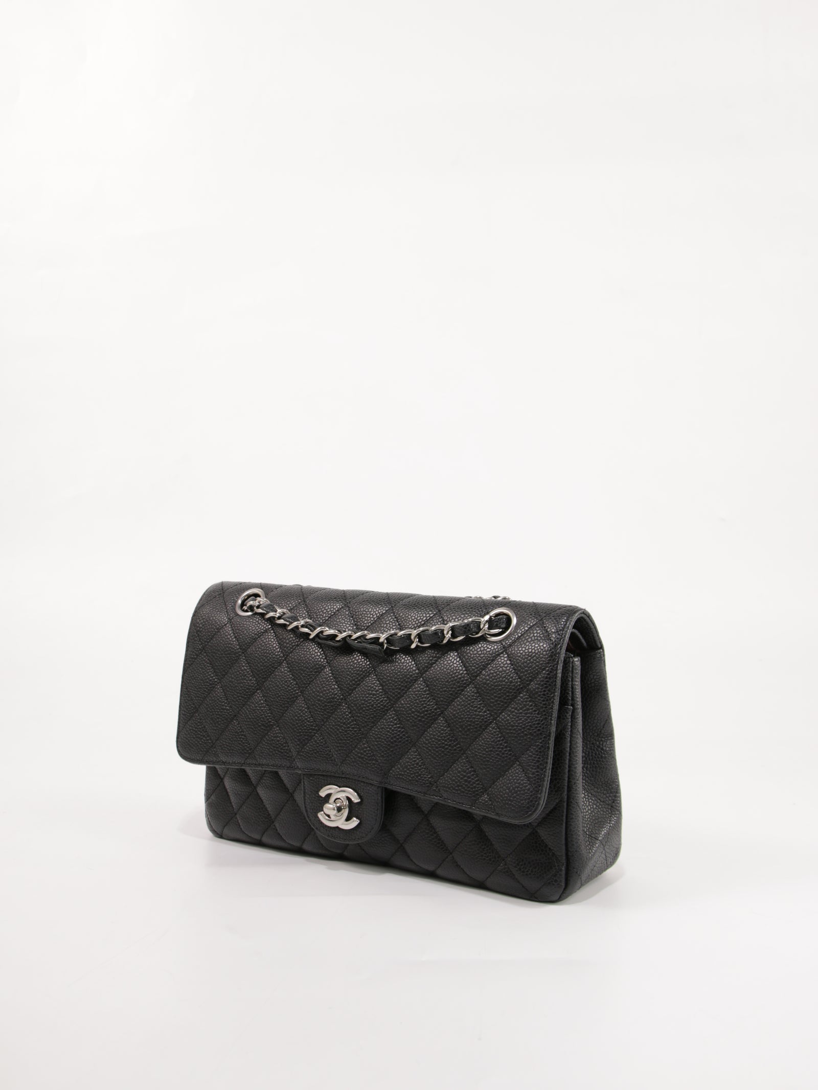 Medium Classic Flap