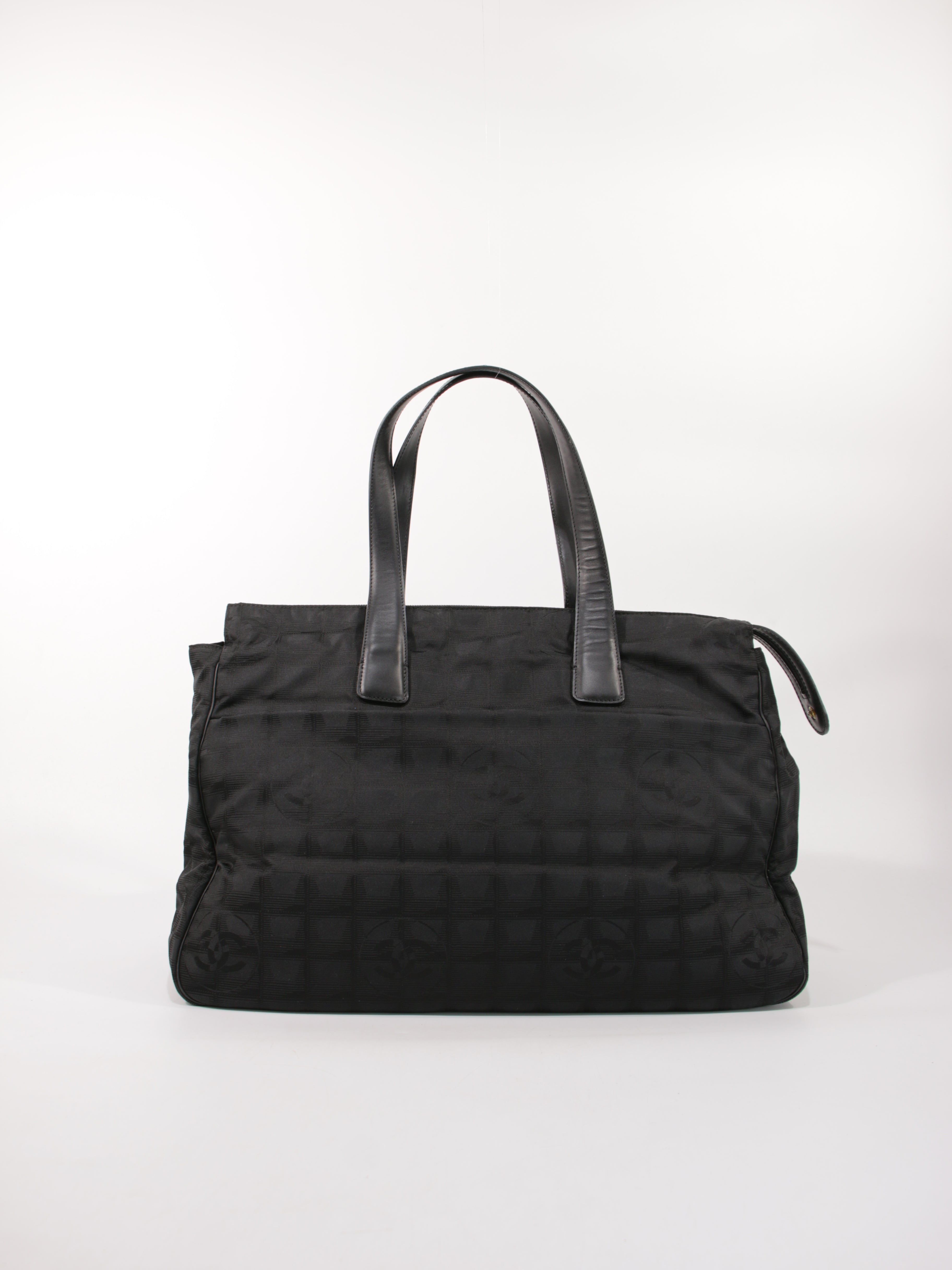 Large Travel Line Tote