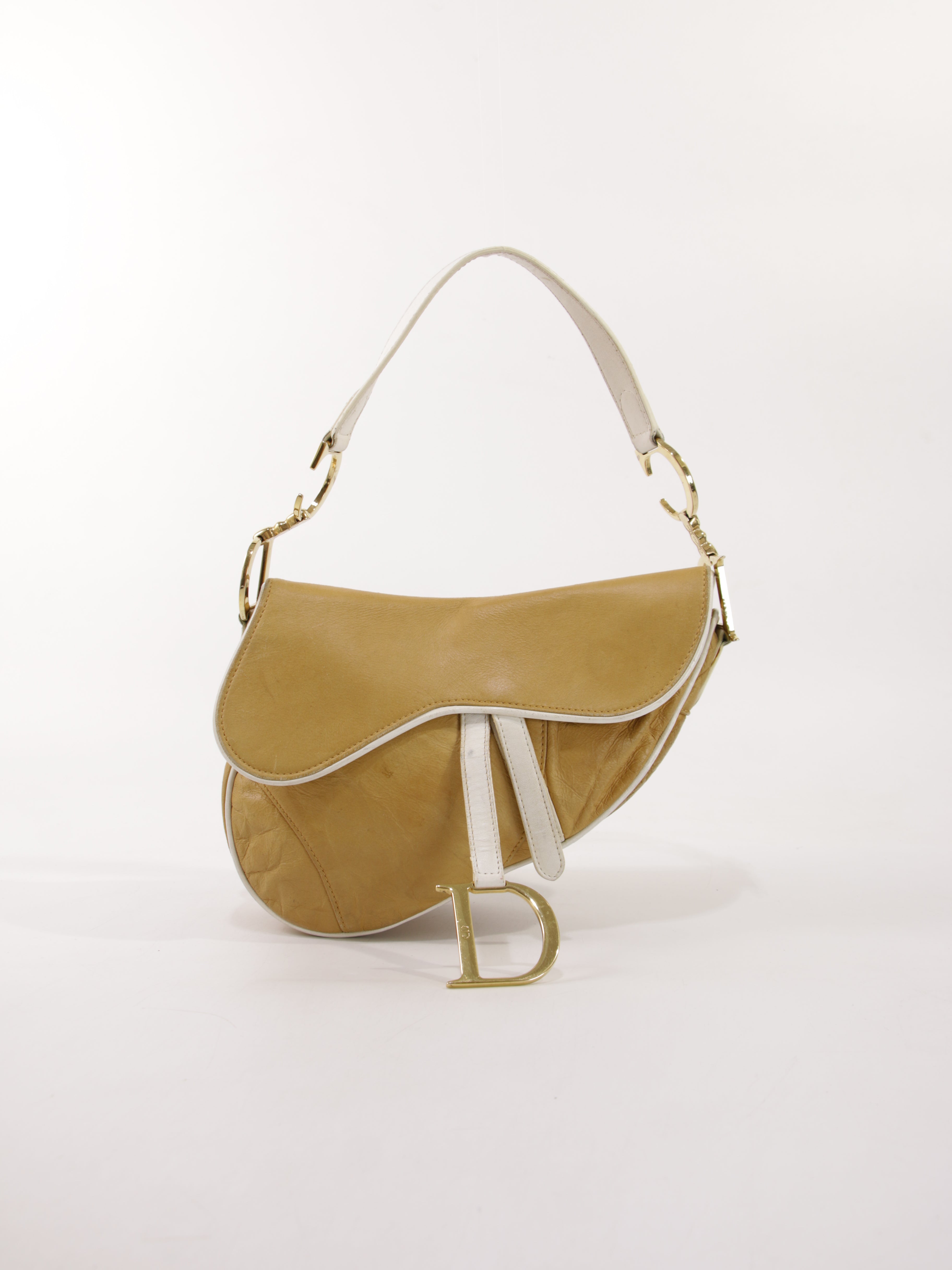 Saddle
