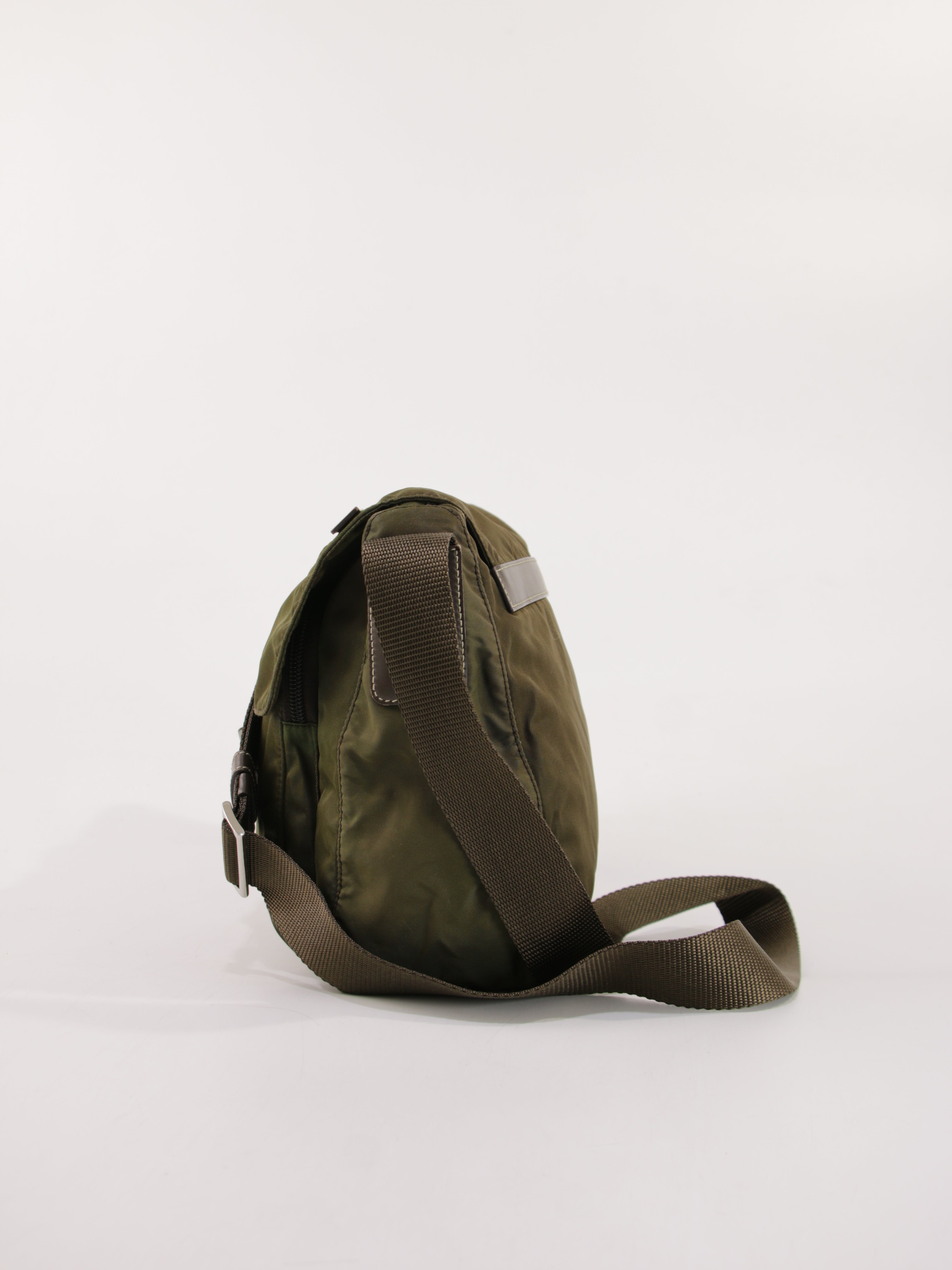 Single Buckle Messenger