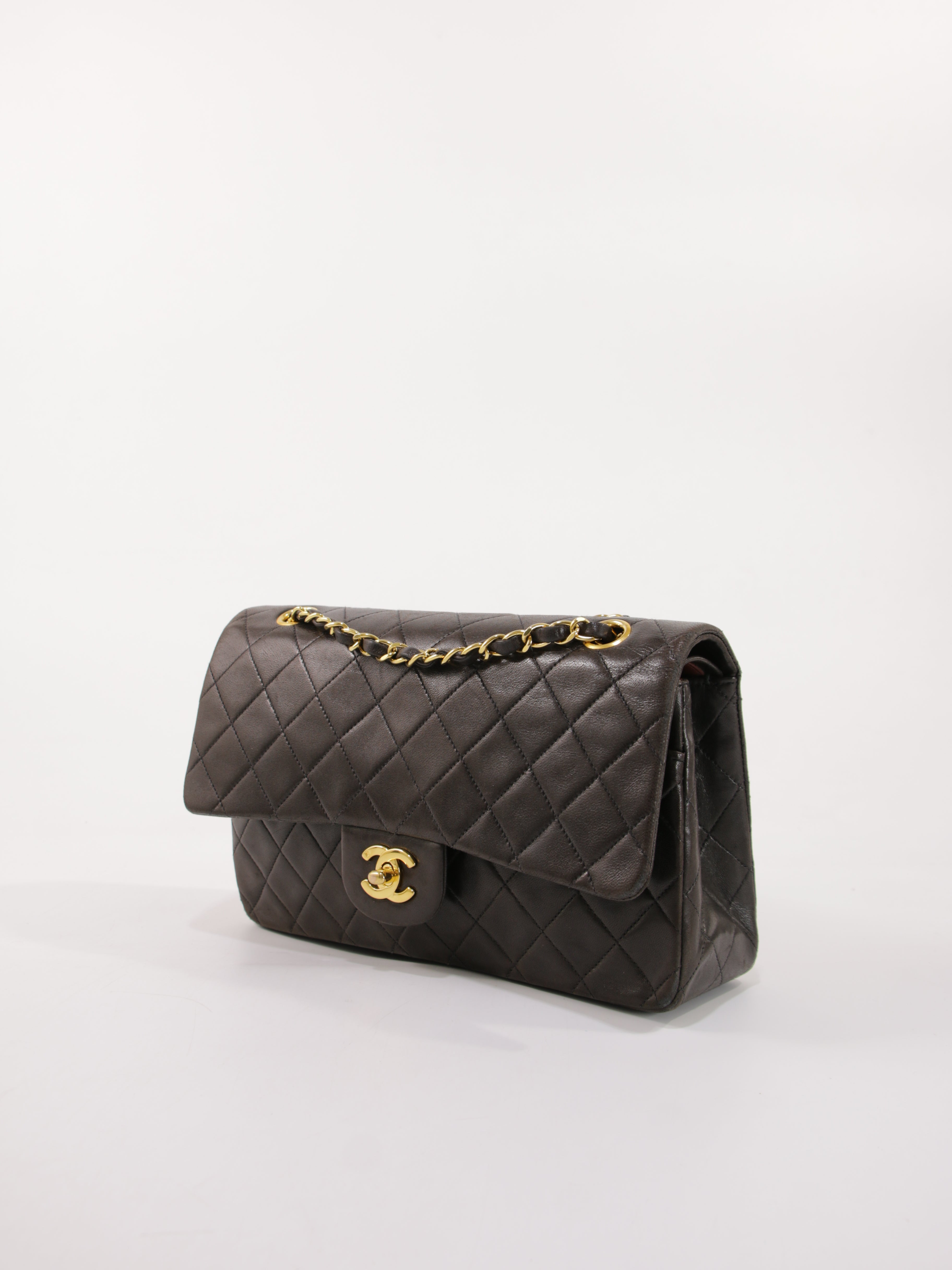 Medium Classic Flap