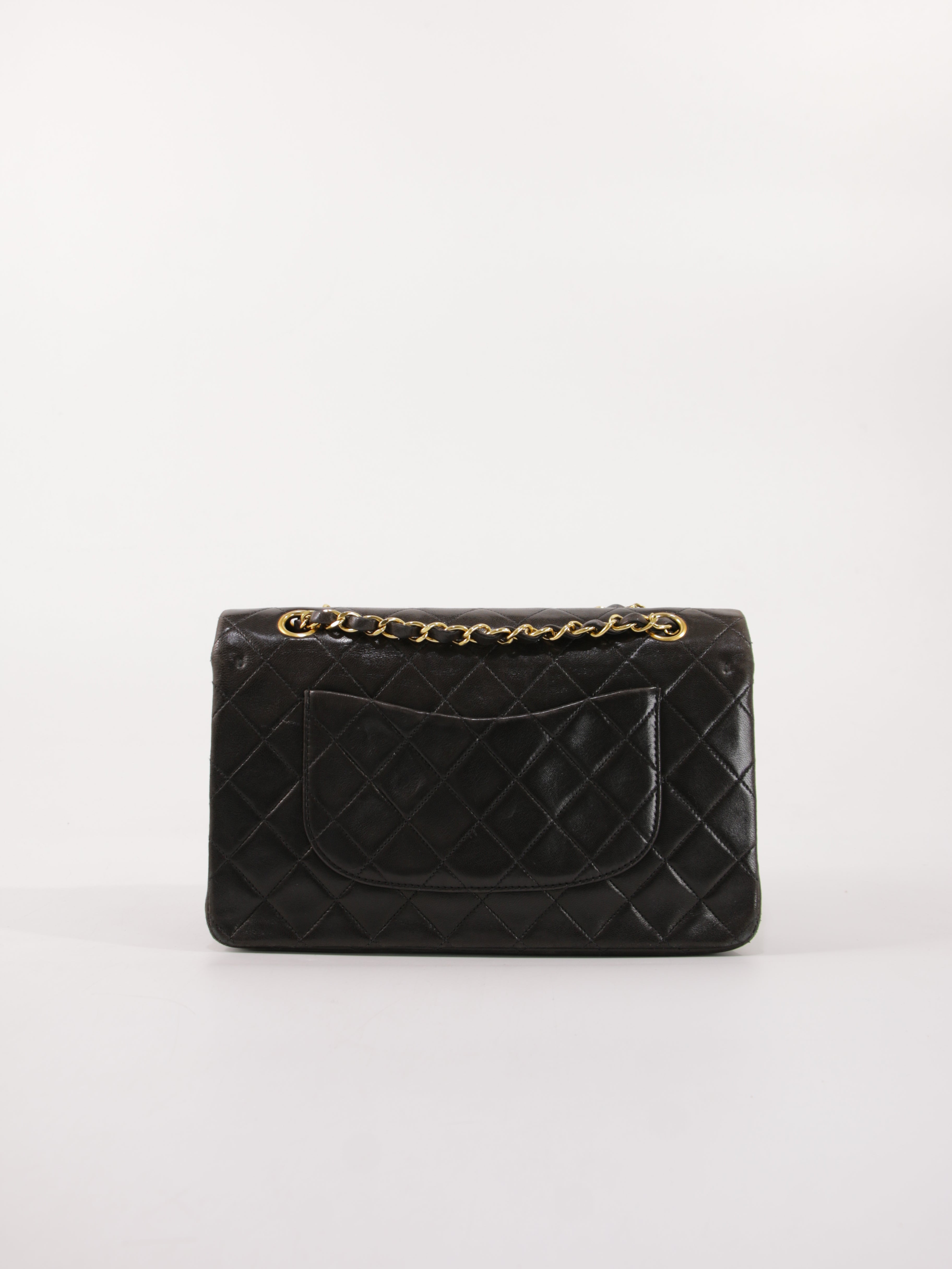 Medium Classic Flap