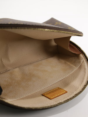Cosmetic pouch