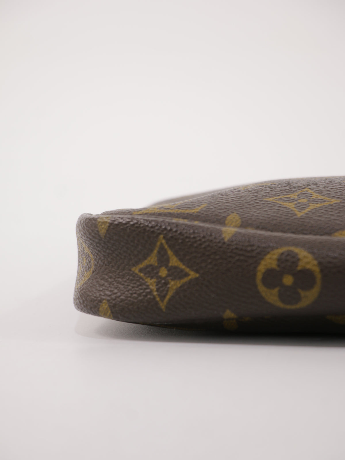 Louis Vuitton Accessories Pochette