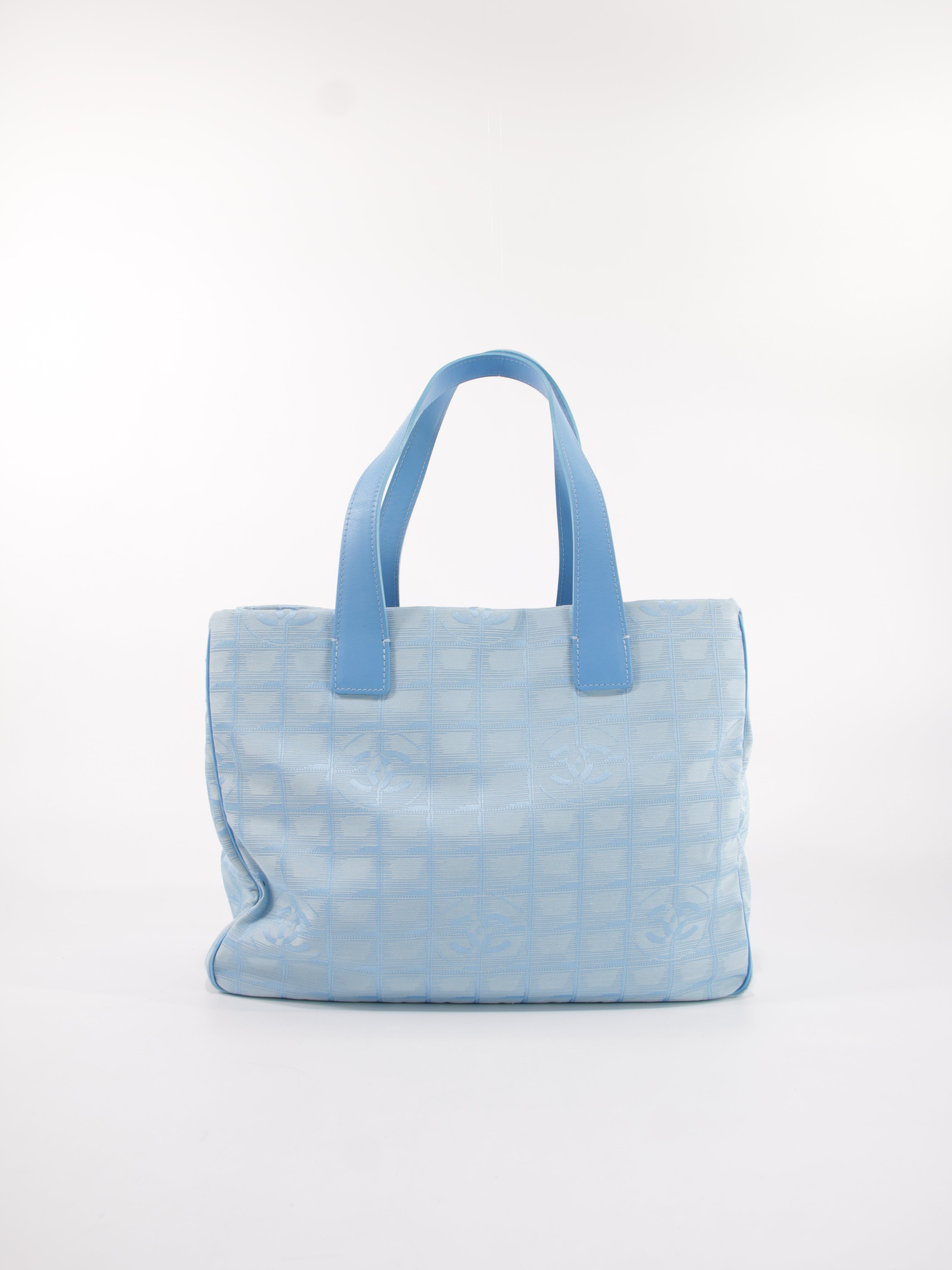 Medium New Travel Line Tote