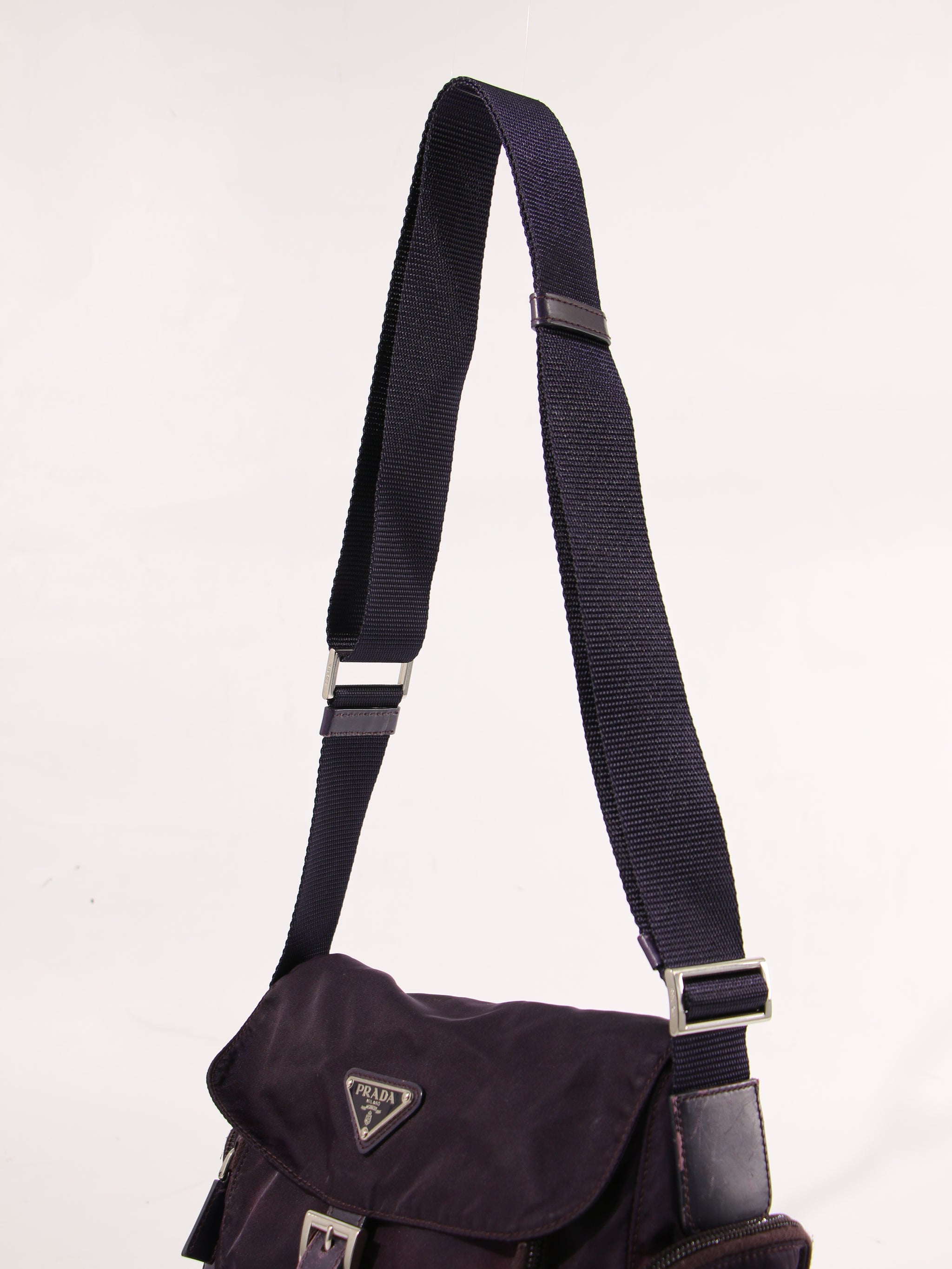 Single Buckle Messenger