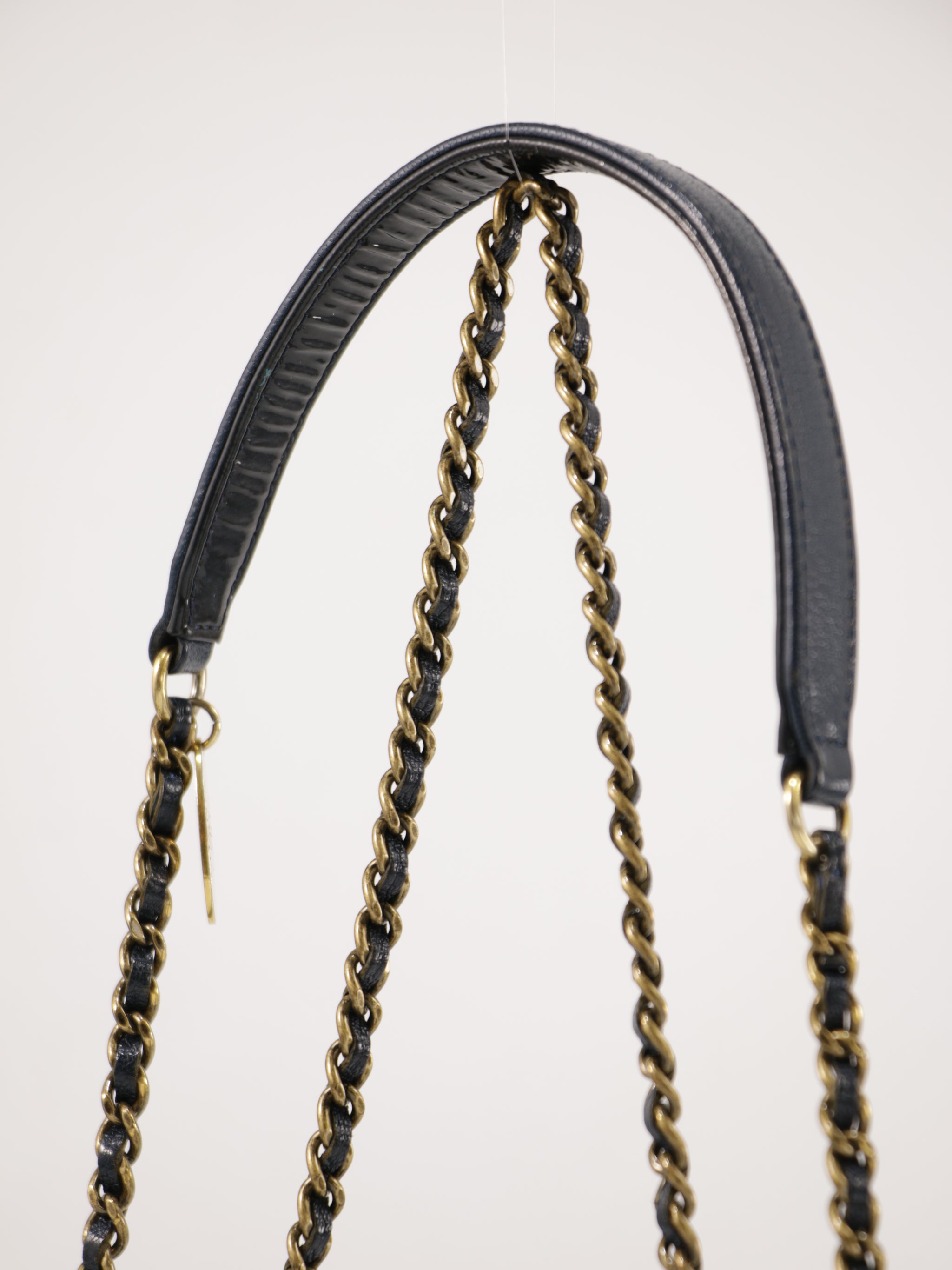 Medium Classic Flap