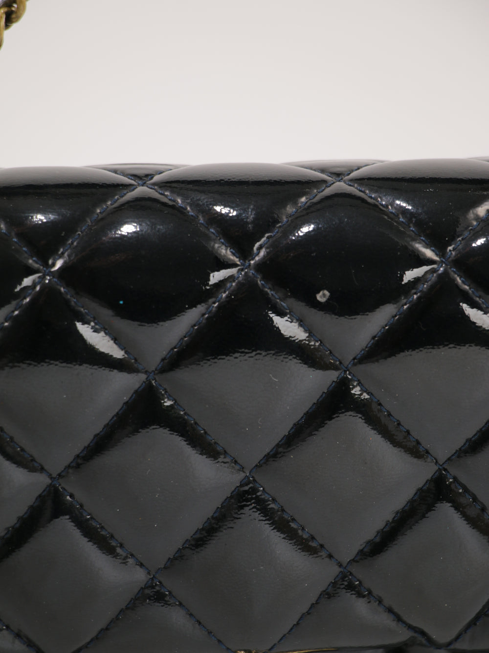 Medium Classic Flap