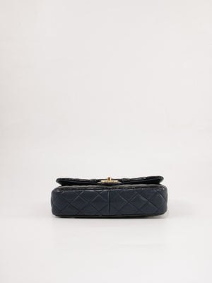 Medium Classic Flap