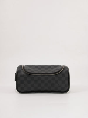 Cosmetic pouch