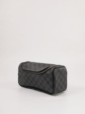 Cosmetic pouch