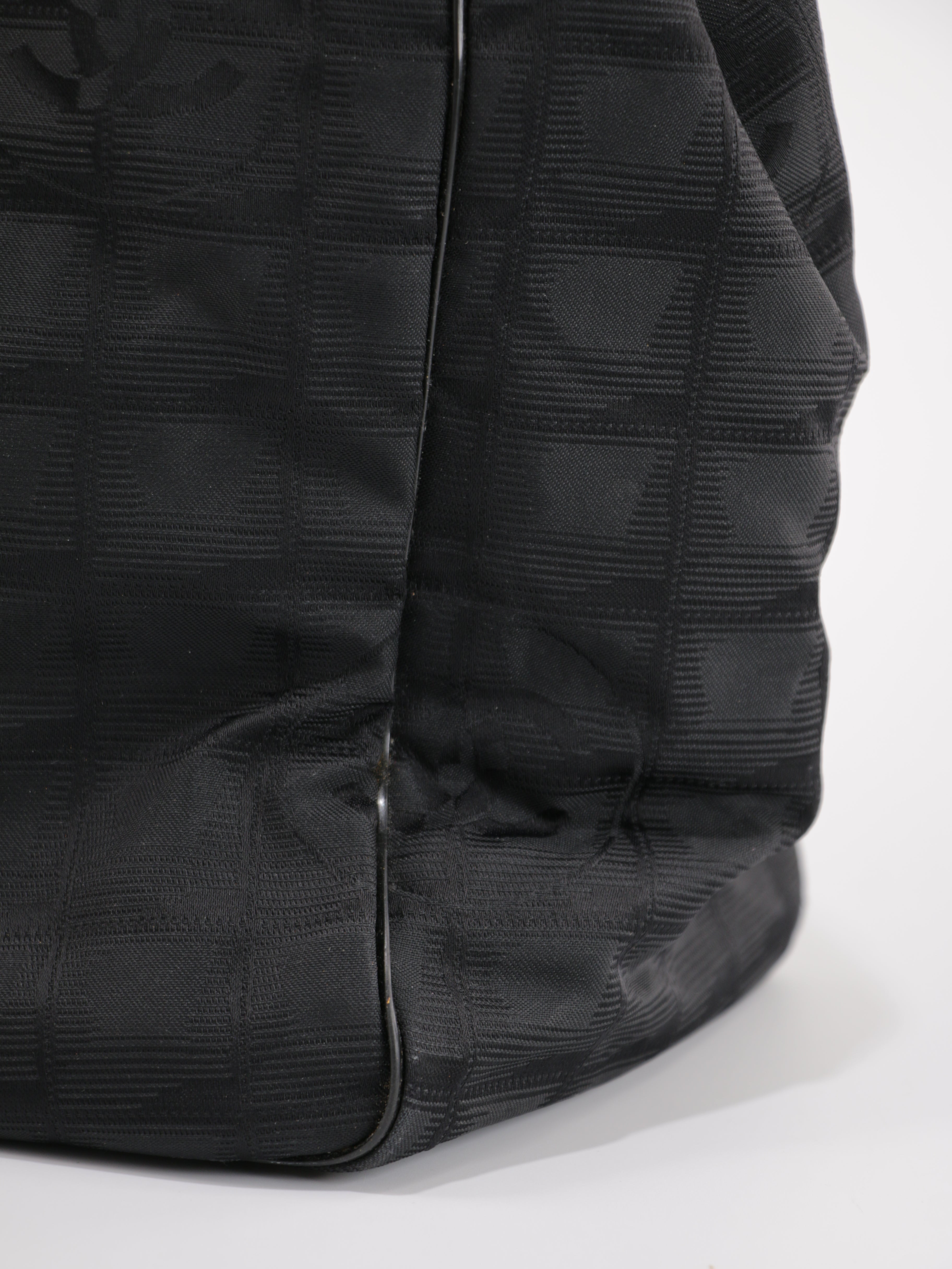 Medium New Travel Line Tote