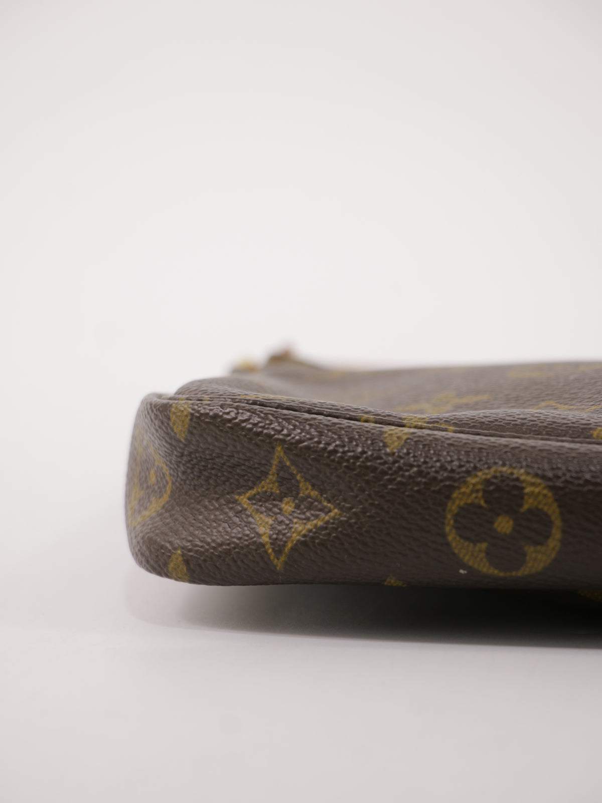 Louis Vuitton Accessories Pochette