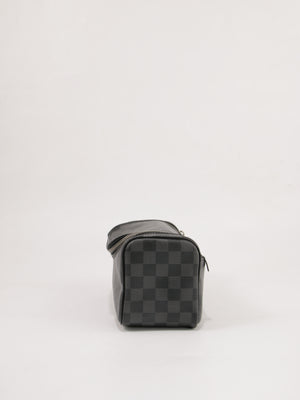 Cosmetic pouch