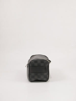Cosmetic pouch