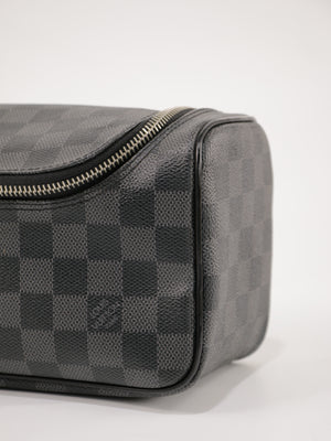 Cosmetic pouch