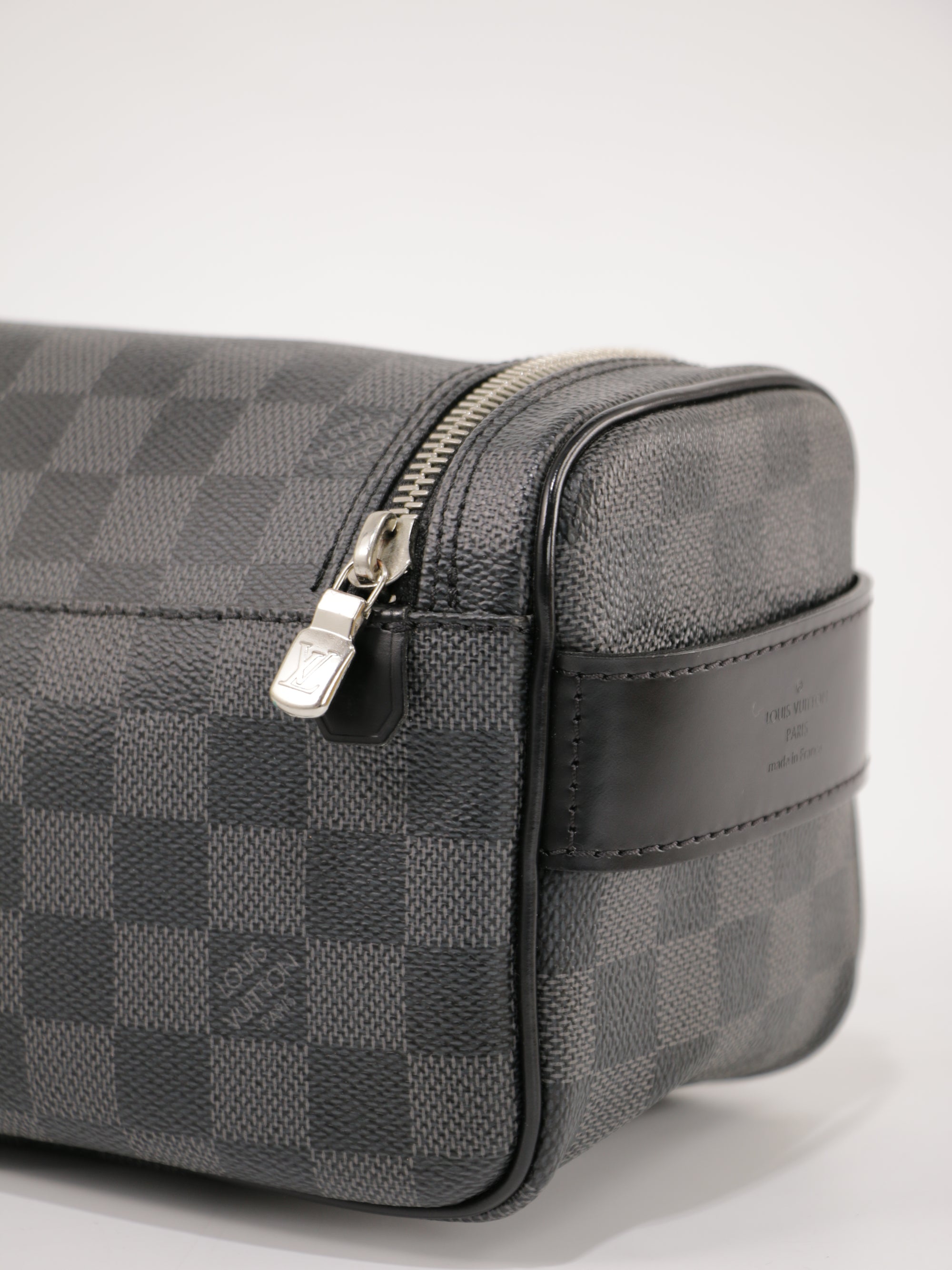 Cosmetic pouch