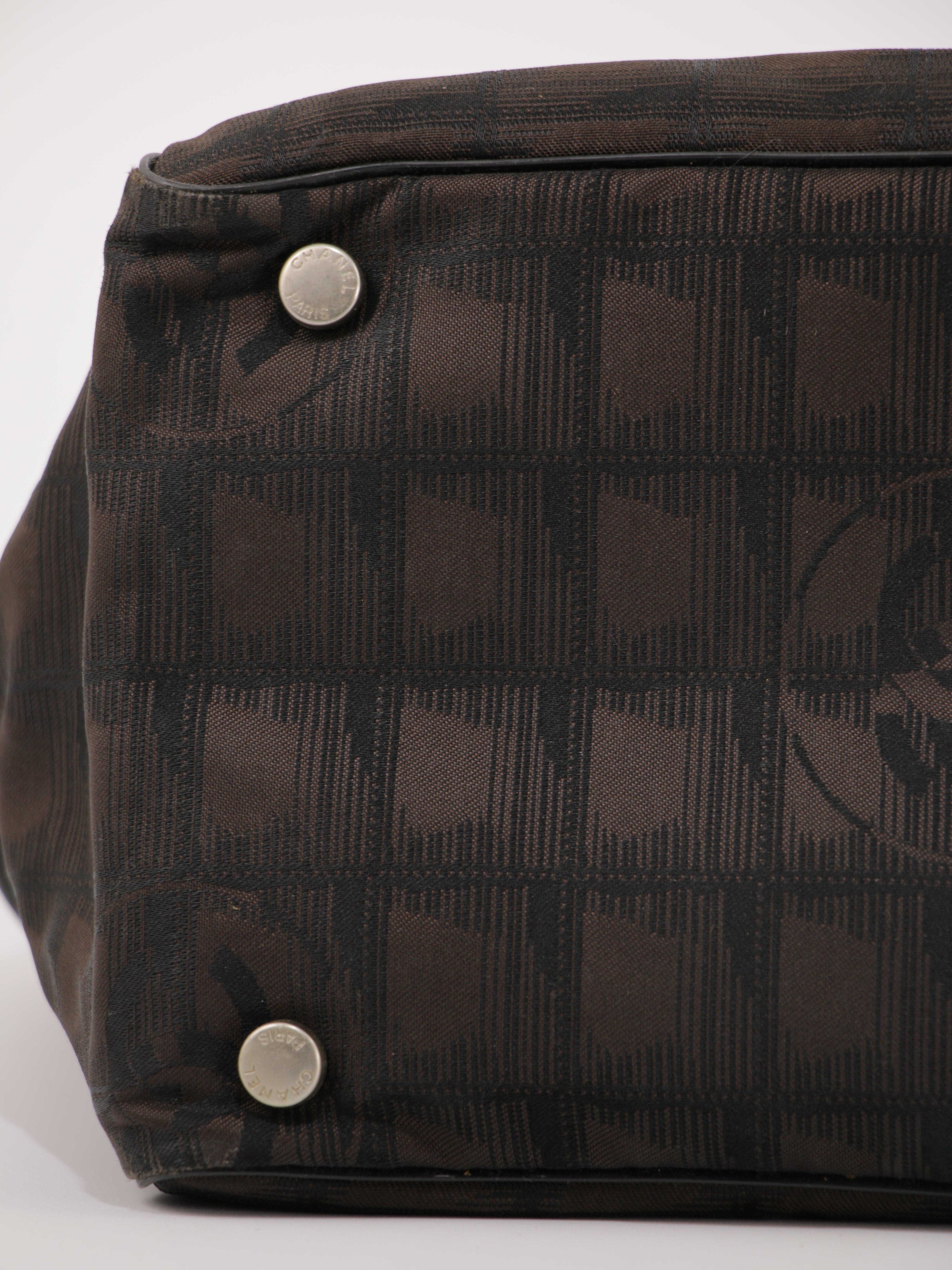 Medium New Travel Line Tote