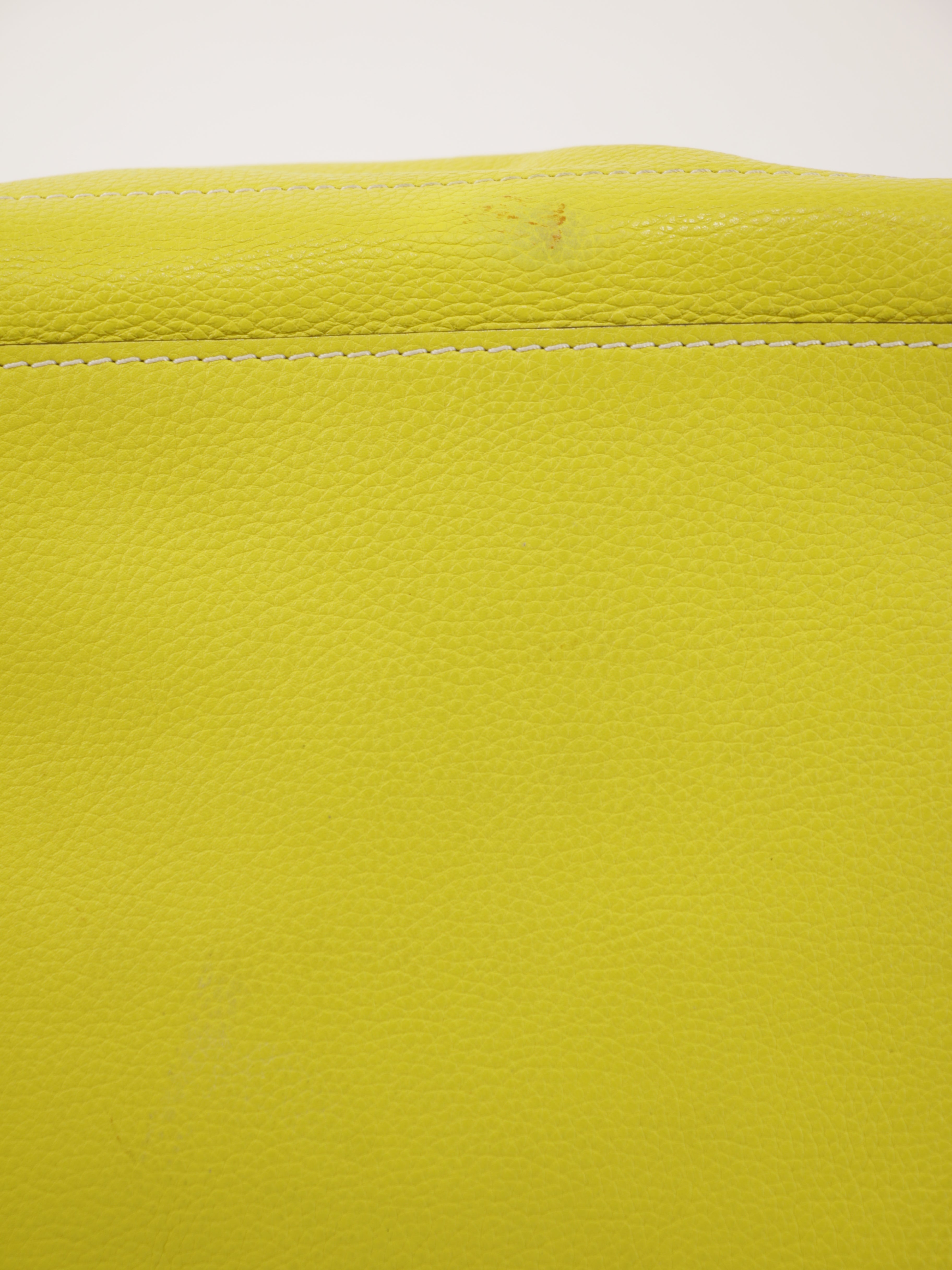 Medium Luggage