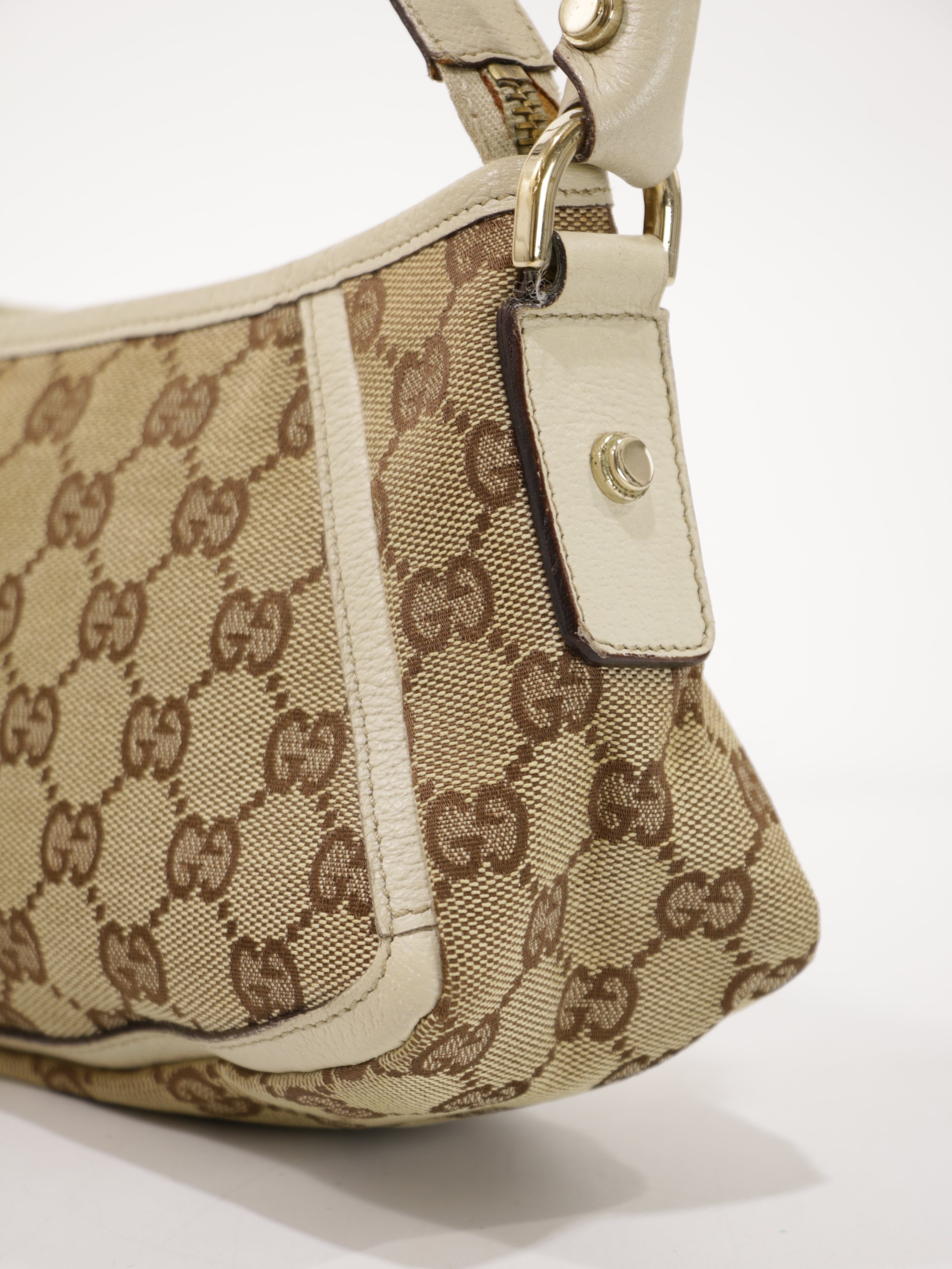 Abbey D-Ring Pochette