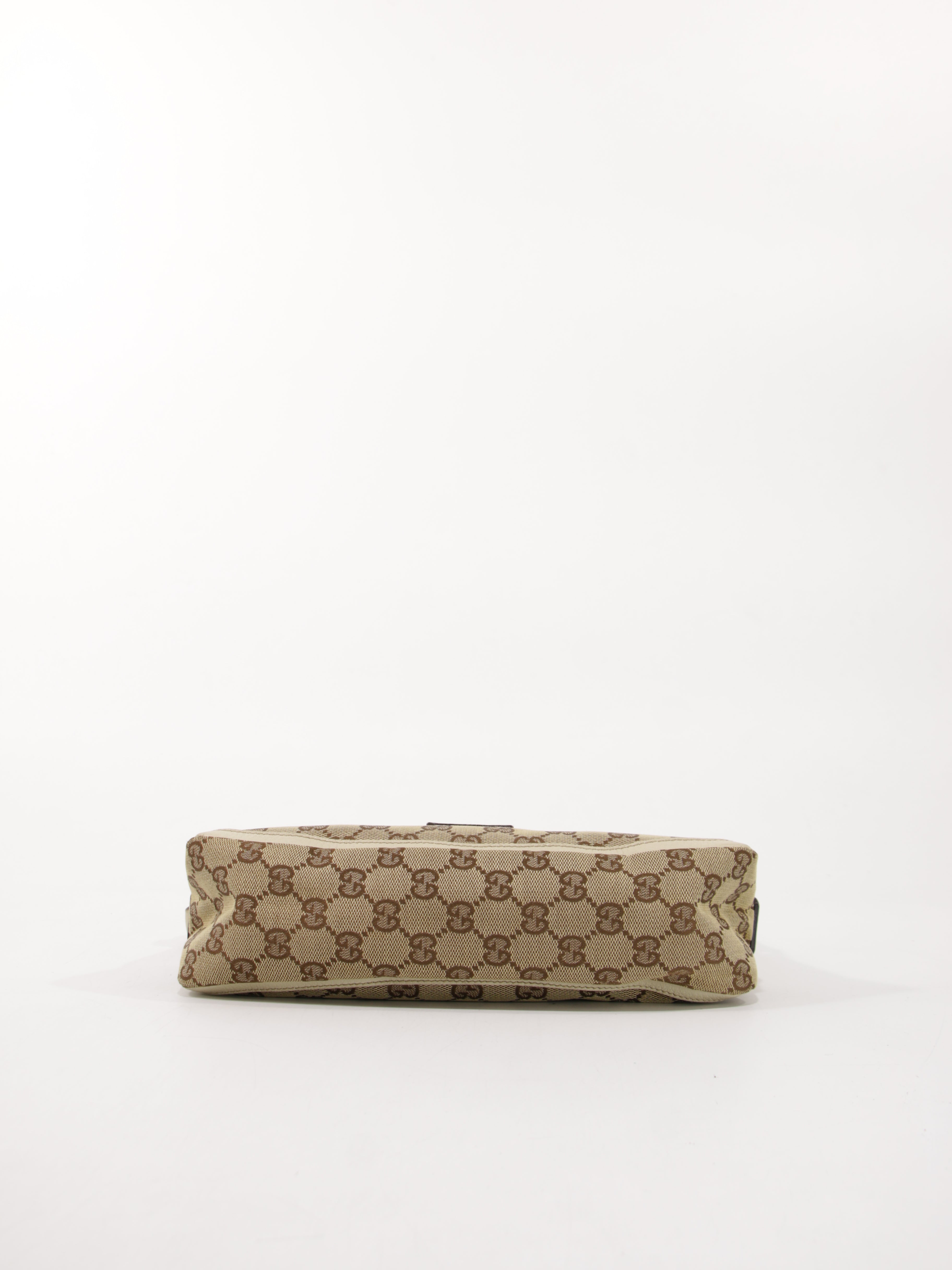 Abbey D-Ring Pochette