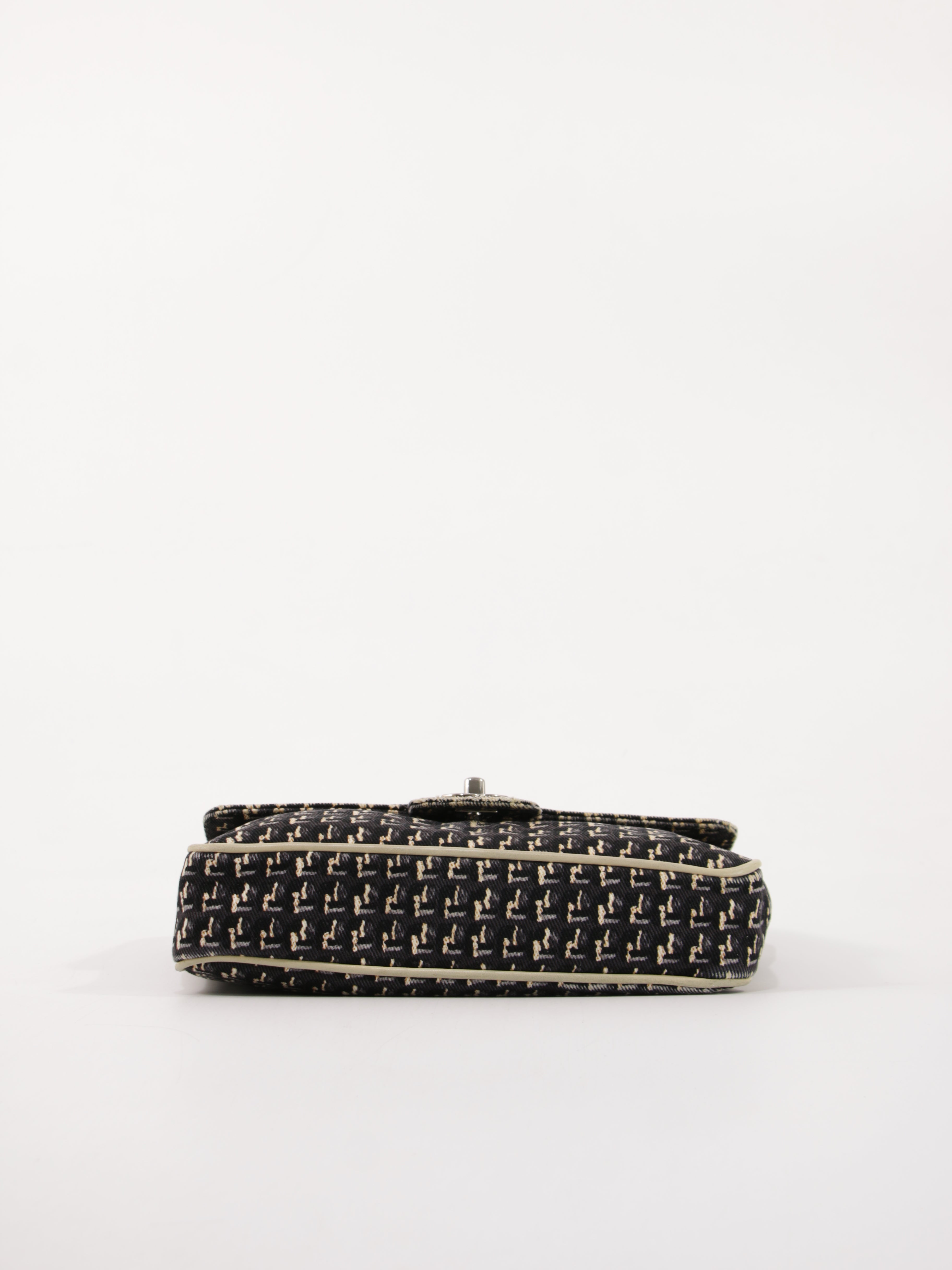 Medium Single Flap