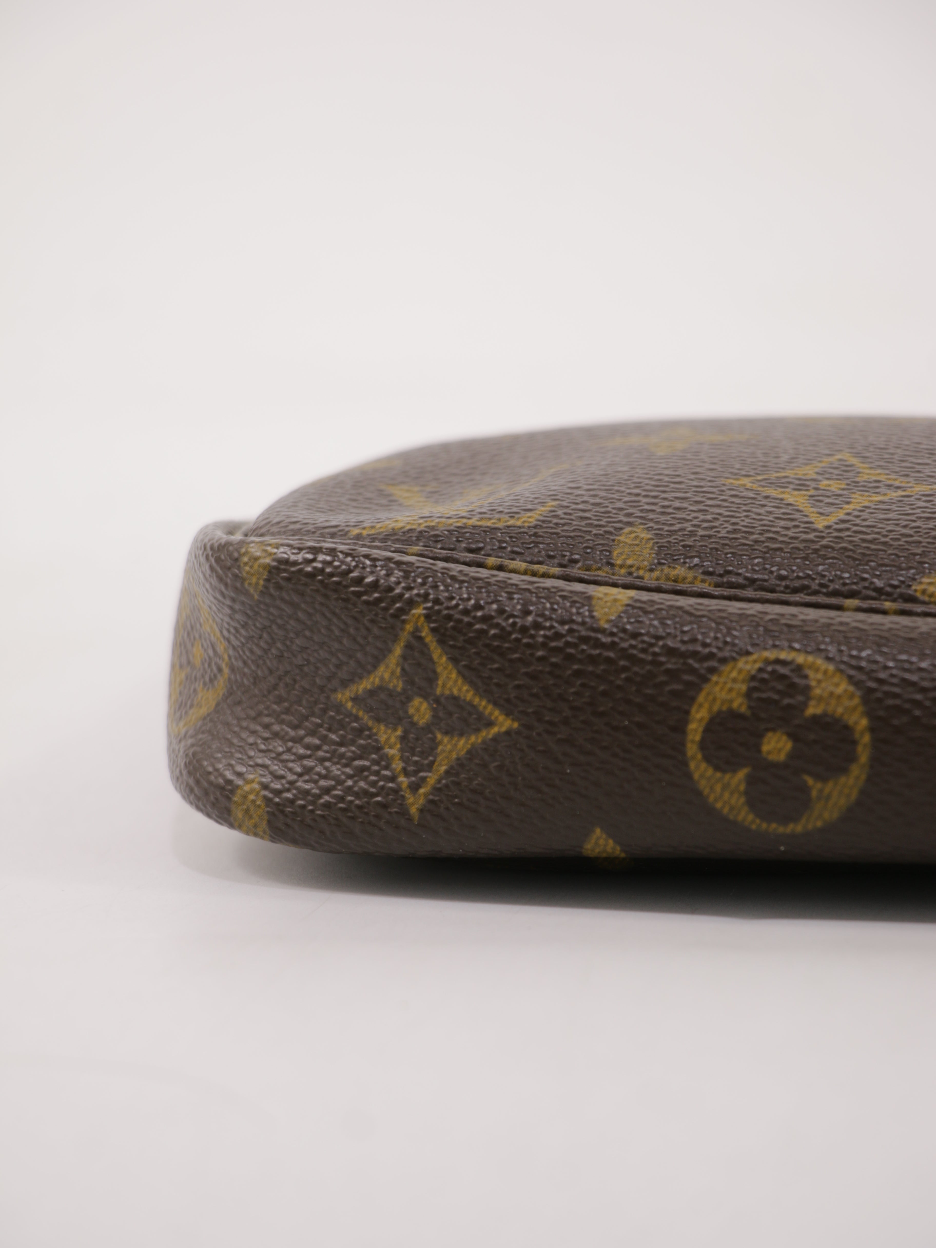 Louis Vuitton Accessories Pochette