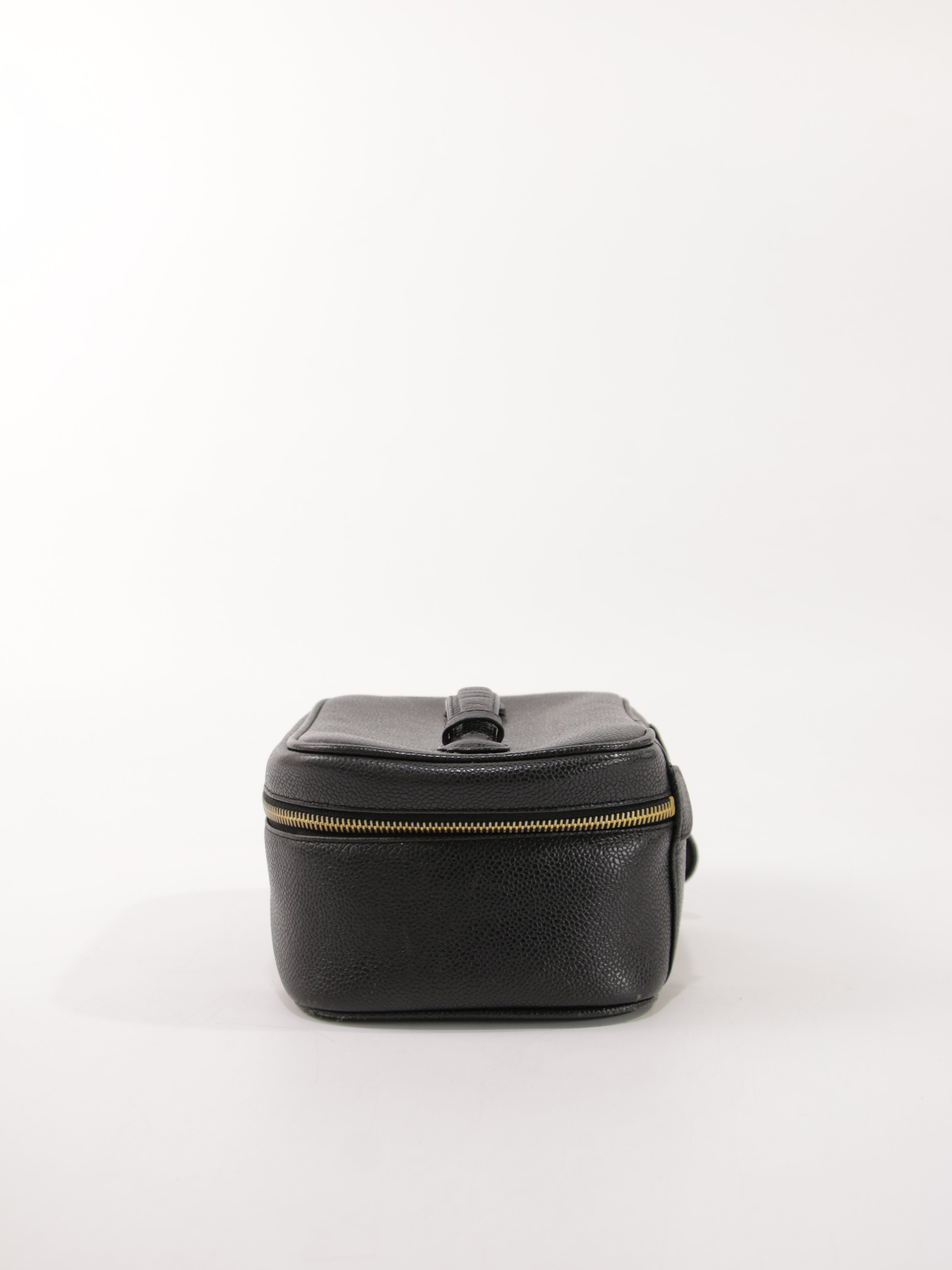 Cosmetic pouch