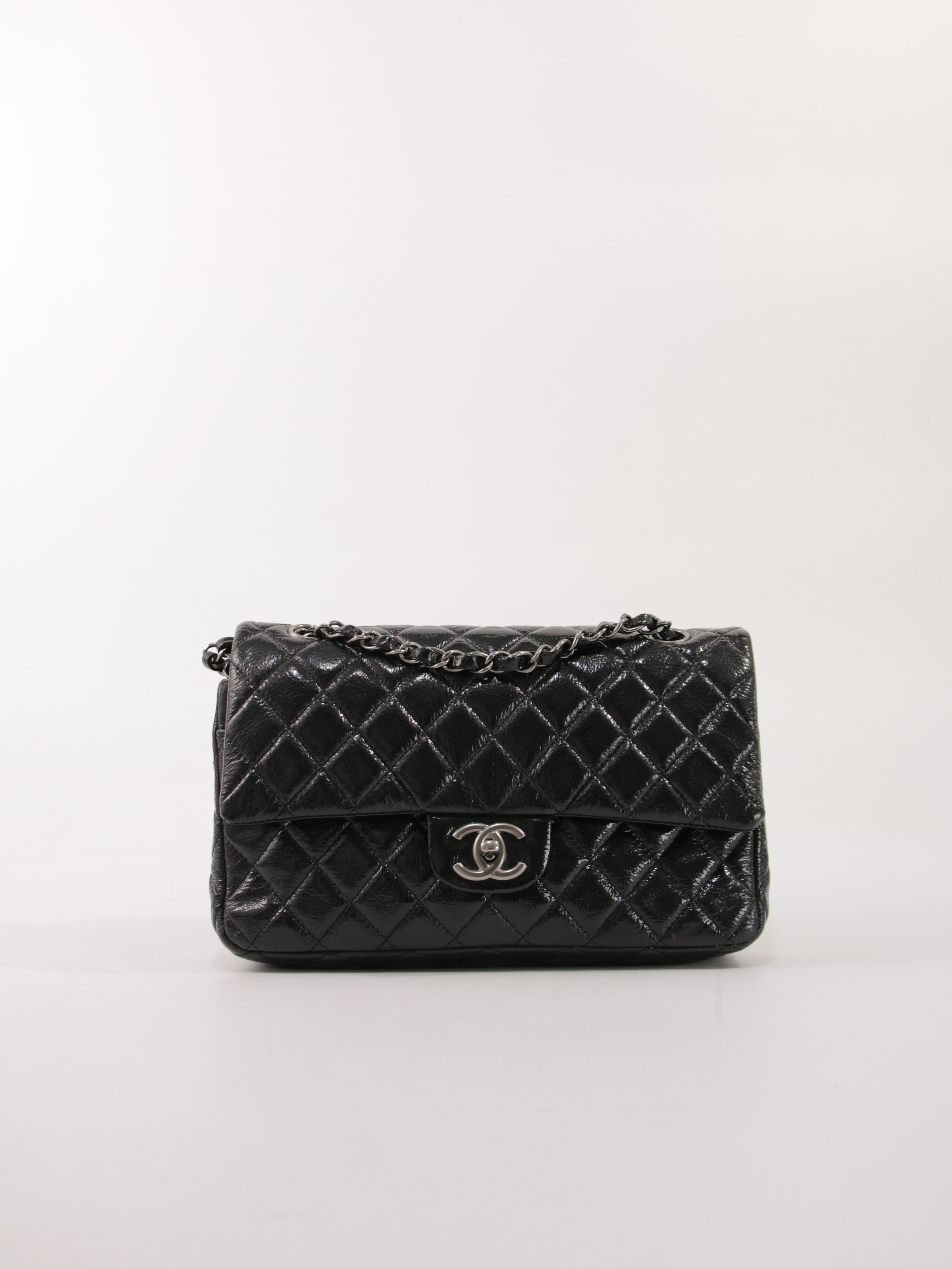 Medium Classic Flap