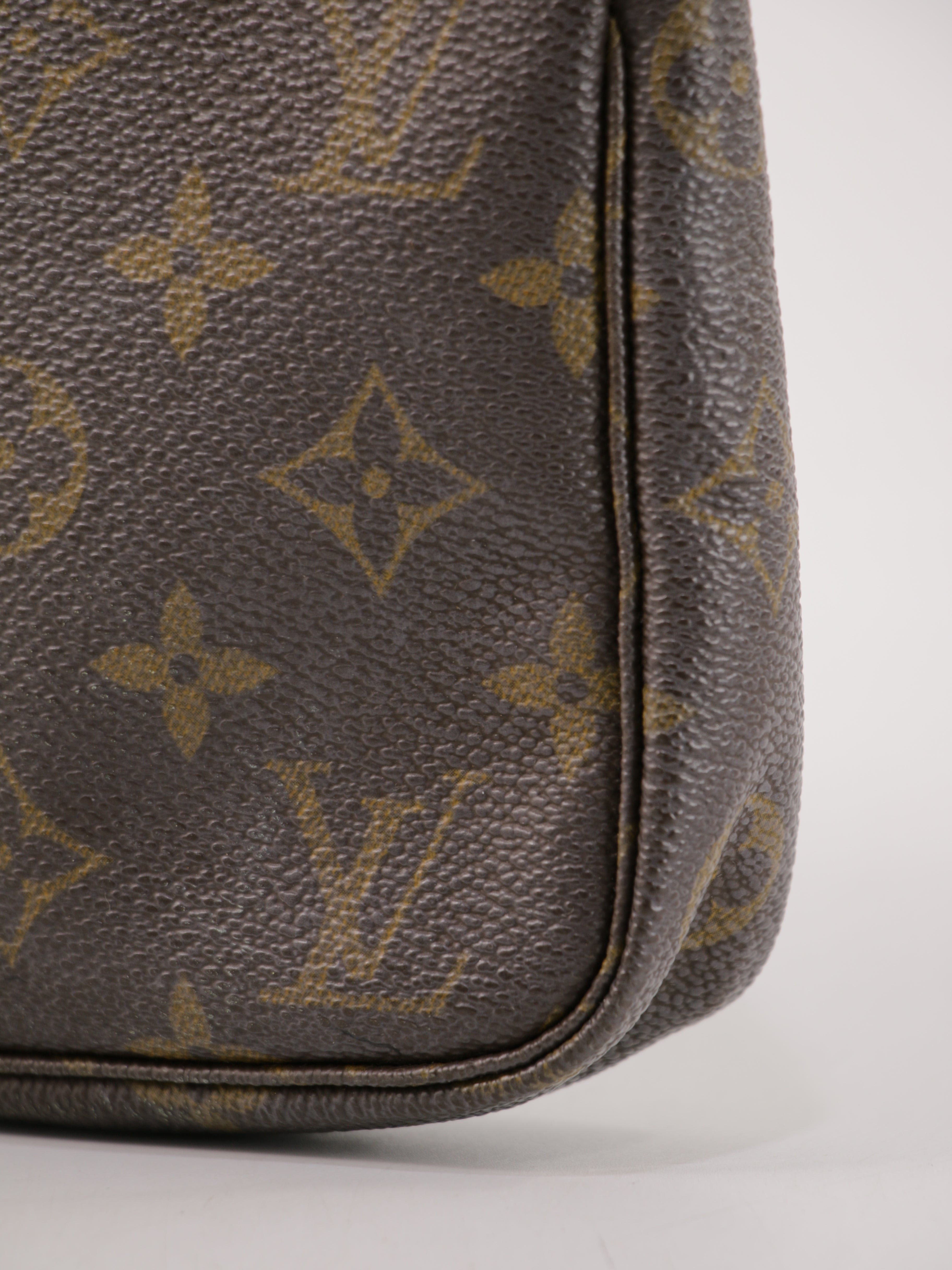 Louis Vuitton Accessories Pochette