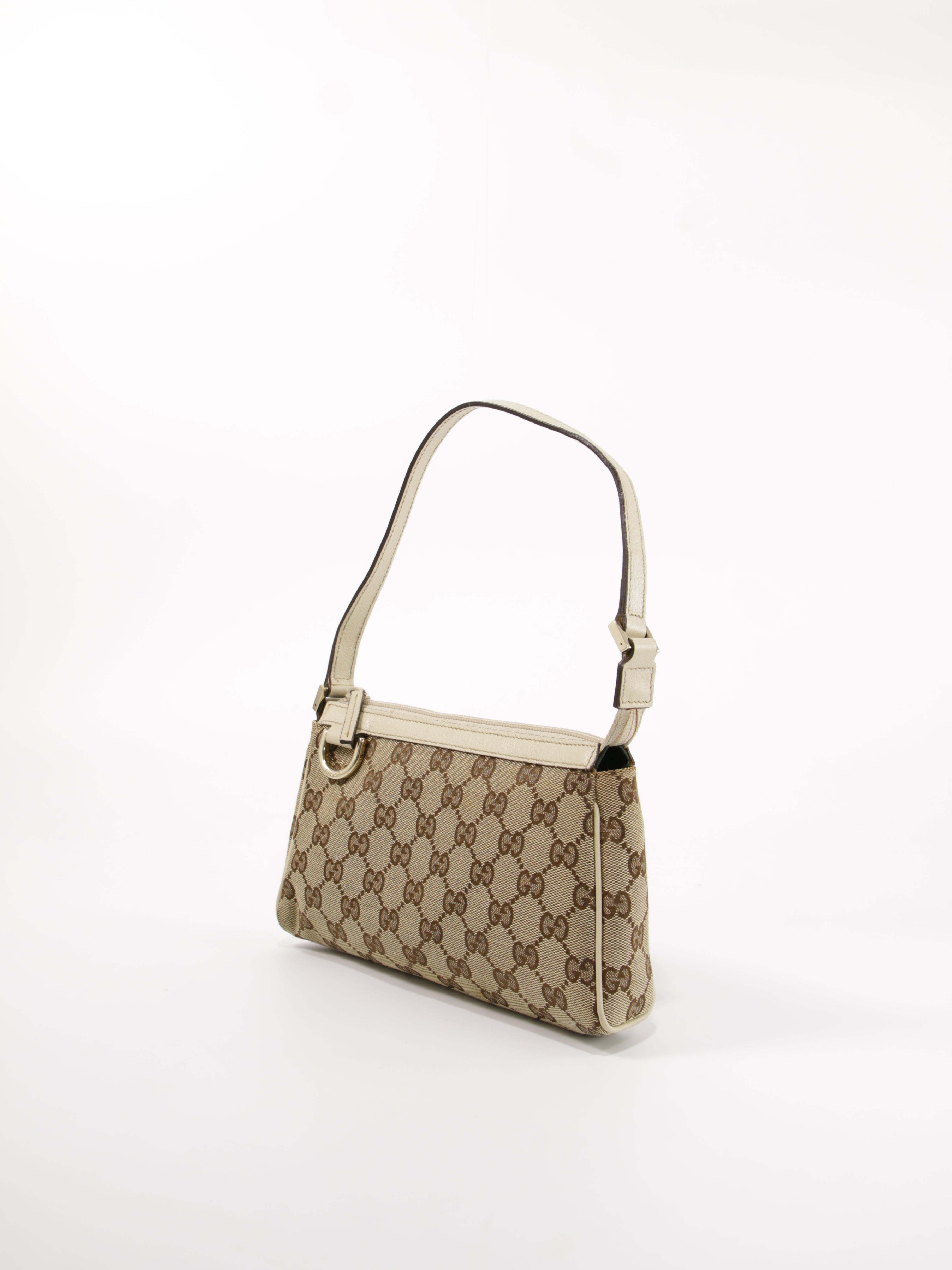 Abbey D-Ring Pochette