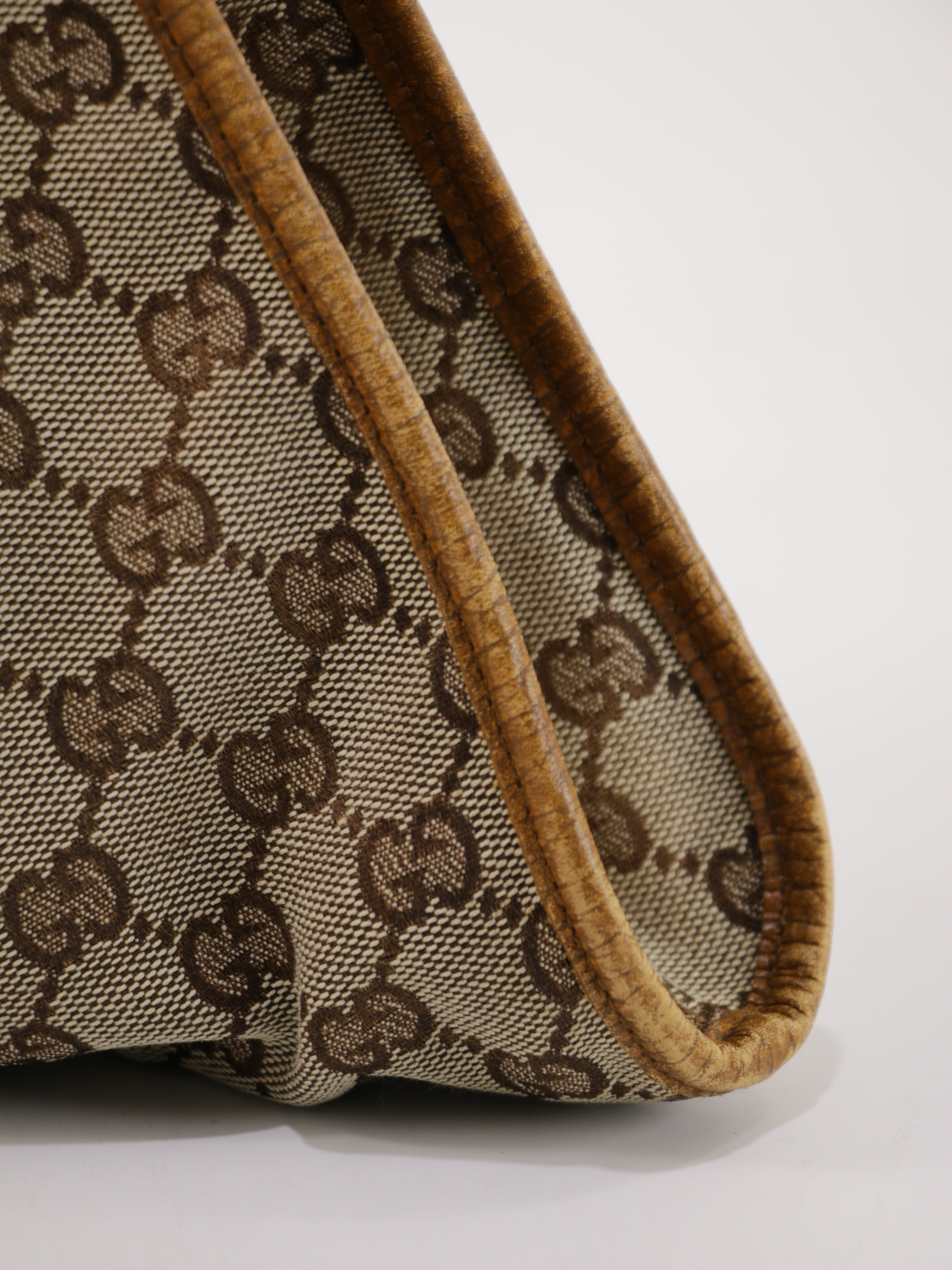 Gucci Shoulder Bag