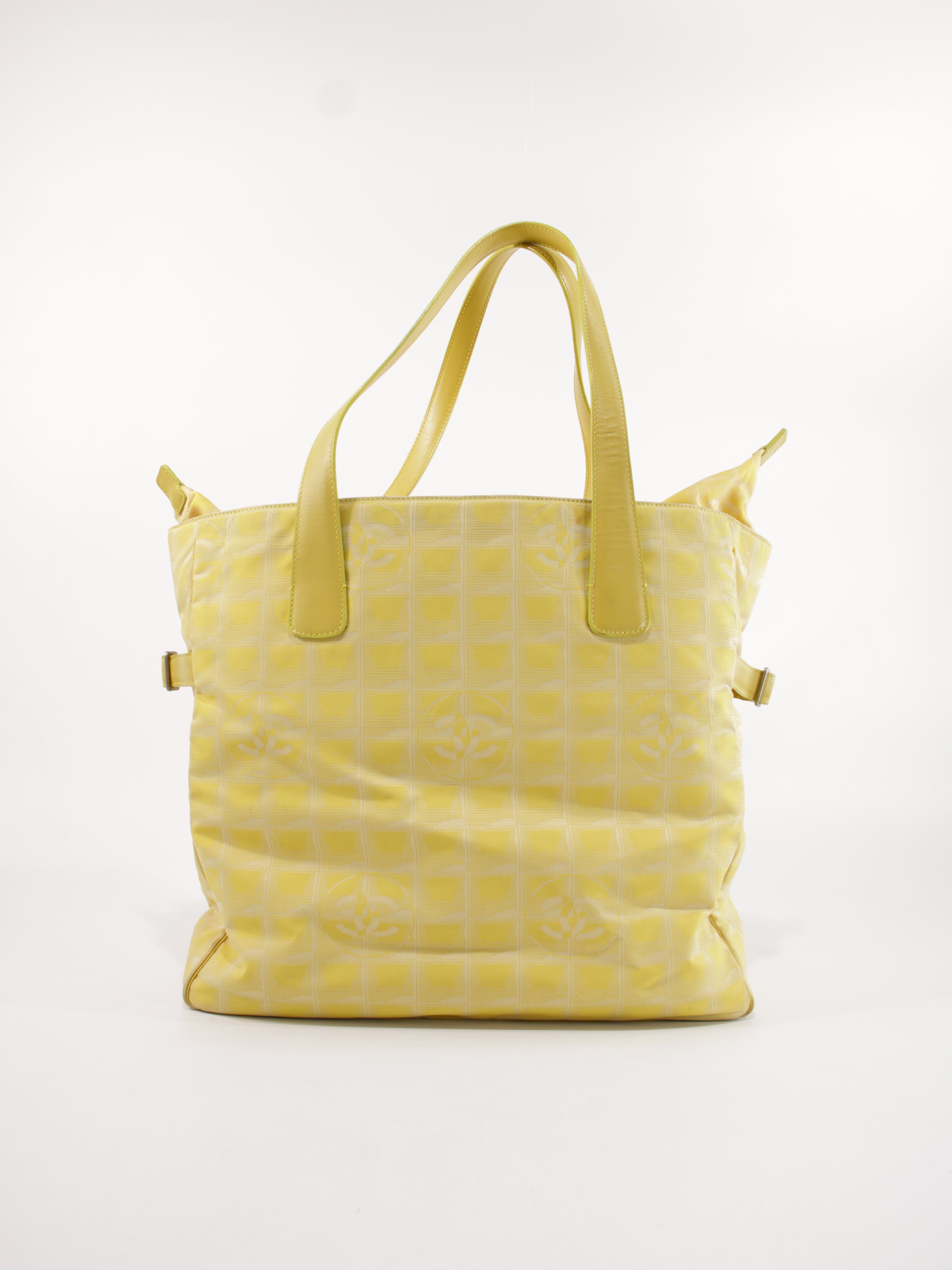 Large Travel Line Tote