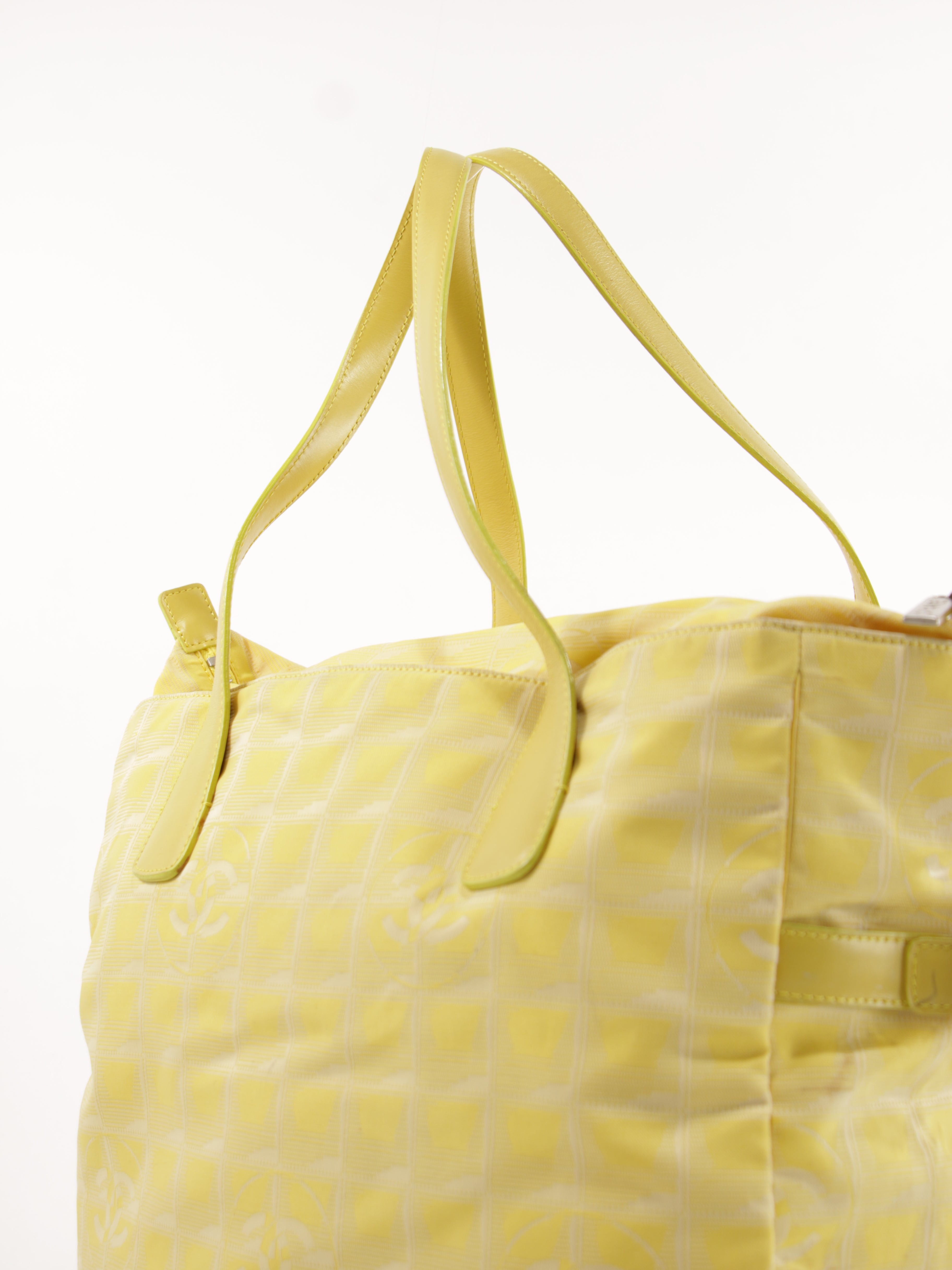 Large Travel Line Tote