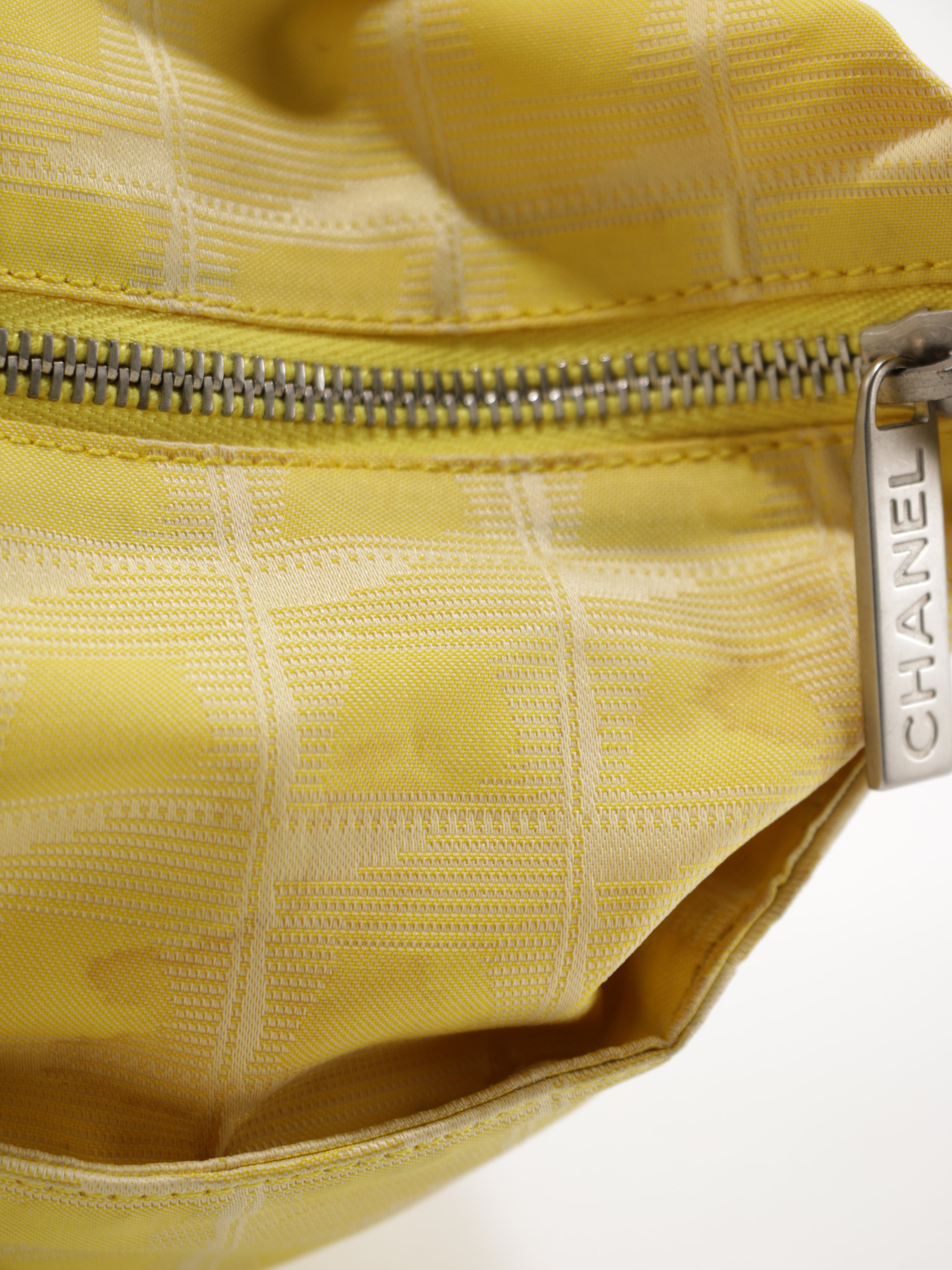 Large Travel Line Tote