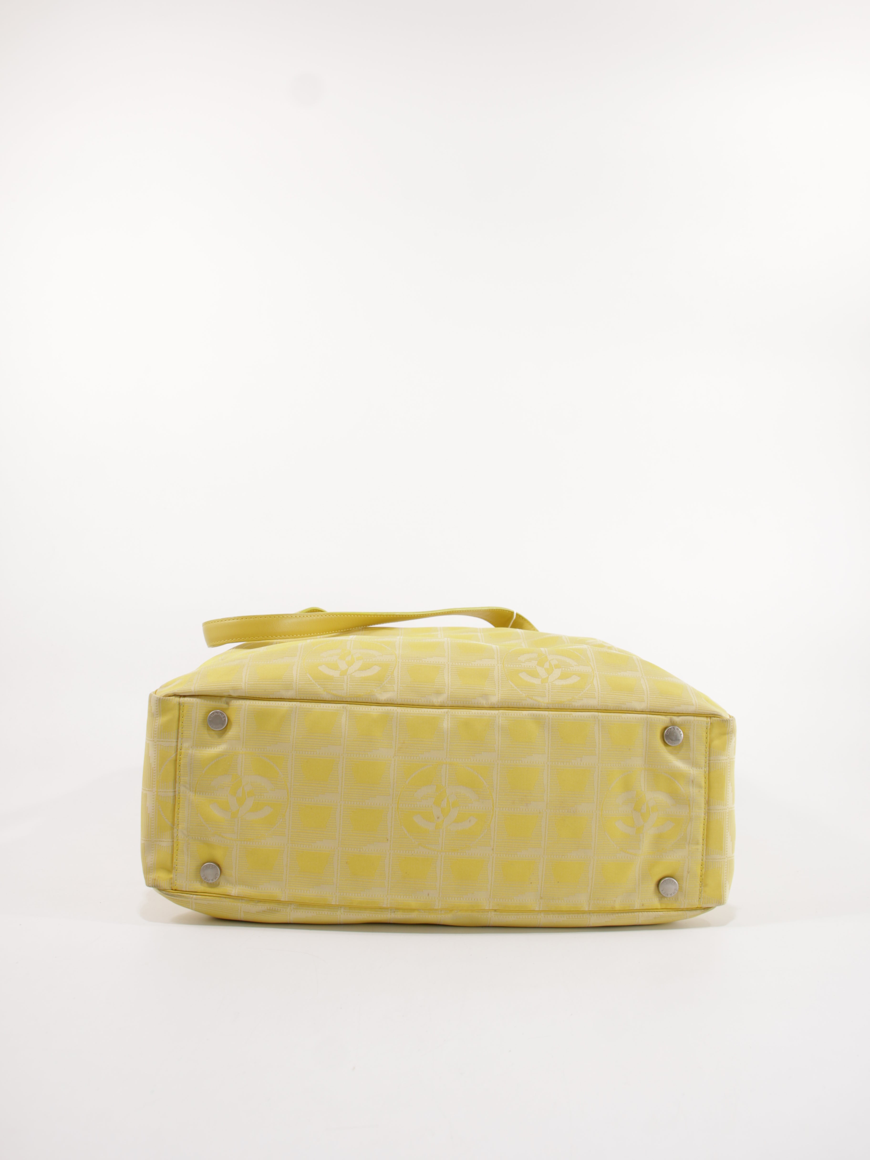 Large Travel Line Tote